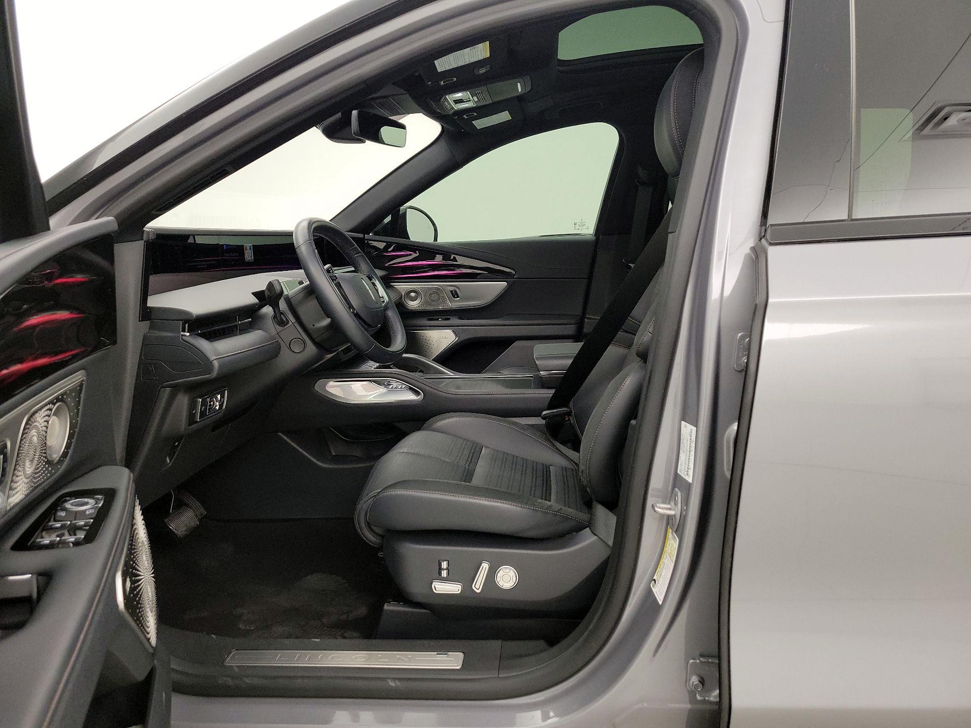 Thumbnail: 2025 Lincoln Nautilus - 11