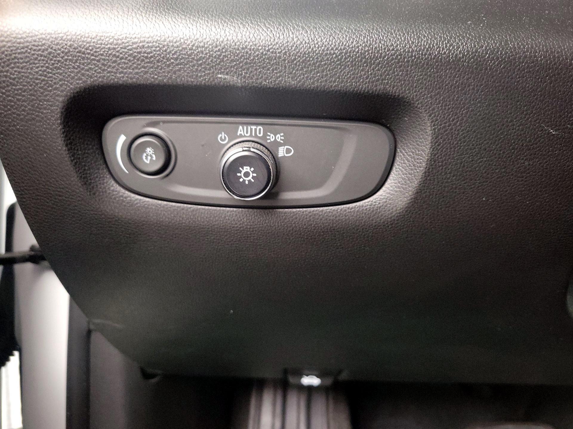 Thumbnail: 2023 Chevrolet Traverse - 13