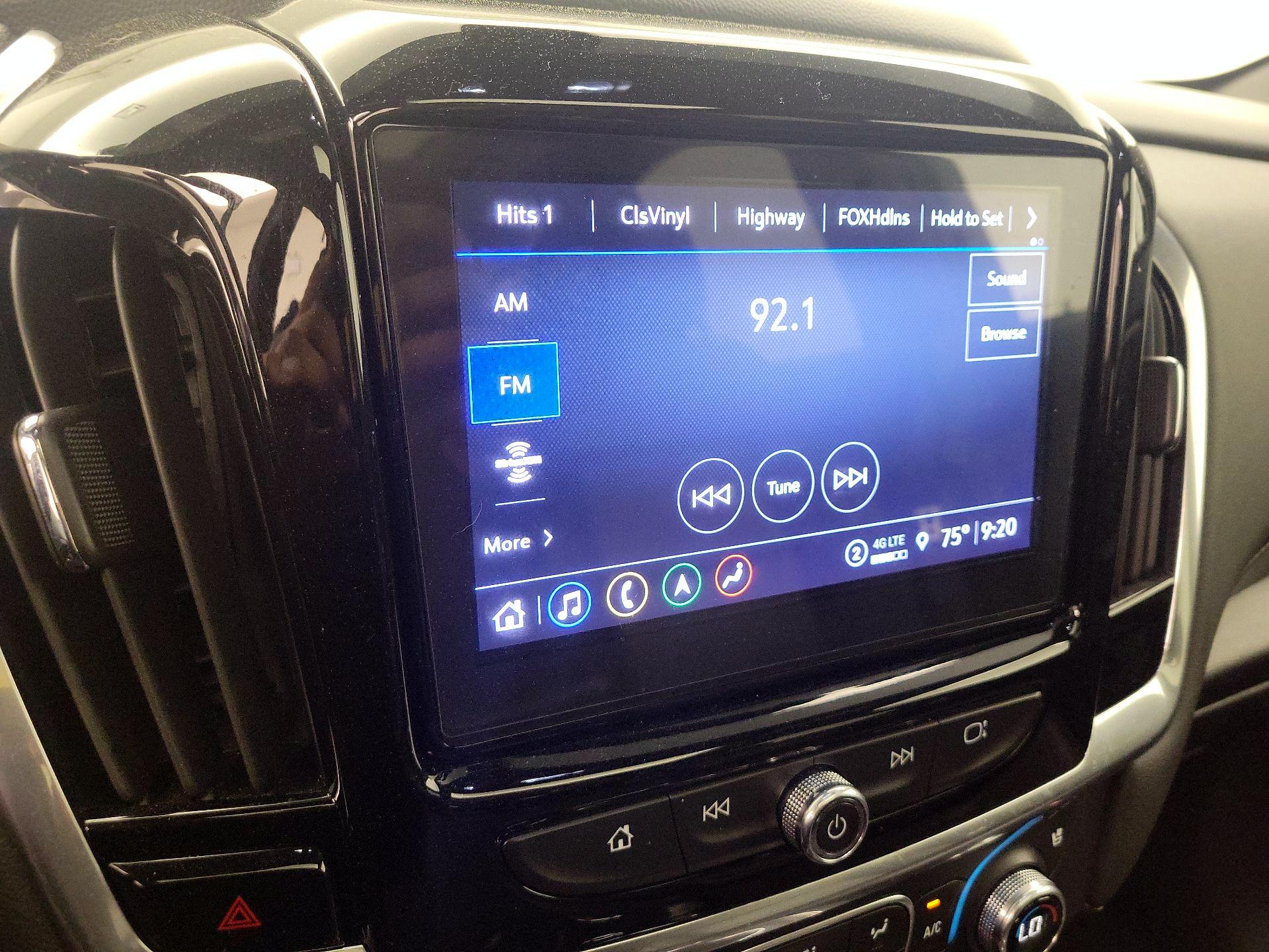 Thumbnail: 2023 Chevrolet Traverse - 16