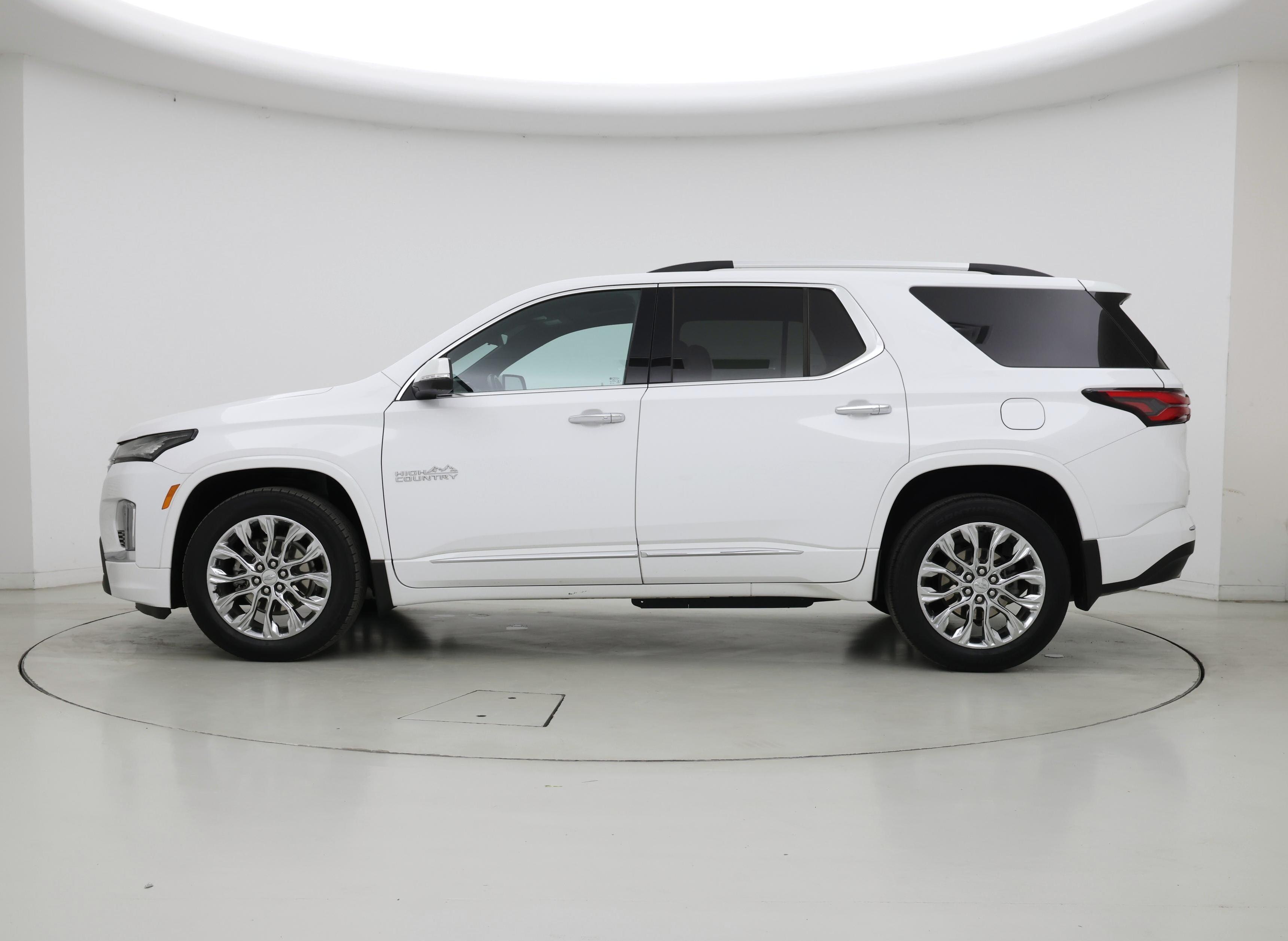 Thumbnail: 2023 Chevrolet Traverse - 3