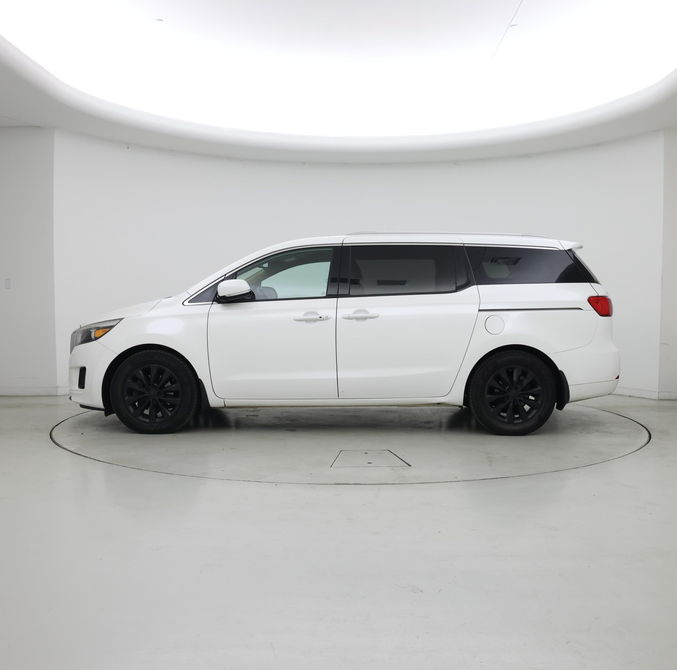 Thumbnail: 2017 Kia Sedona - 3