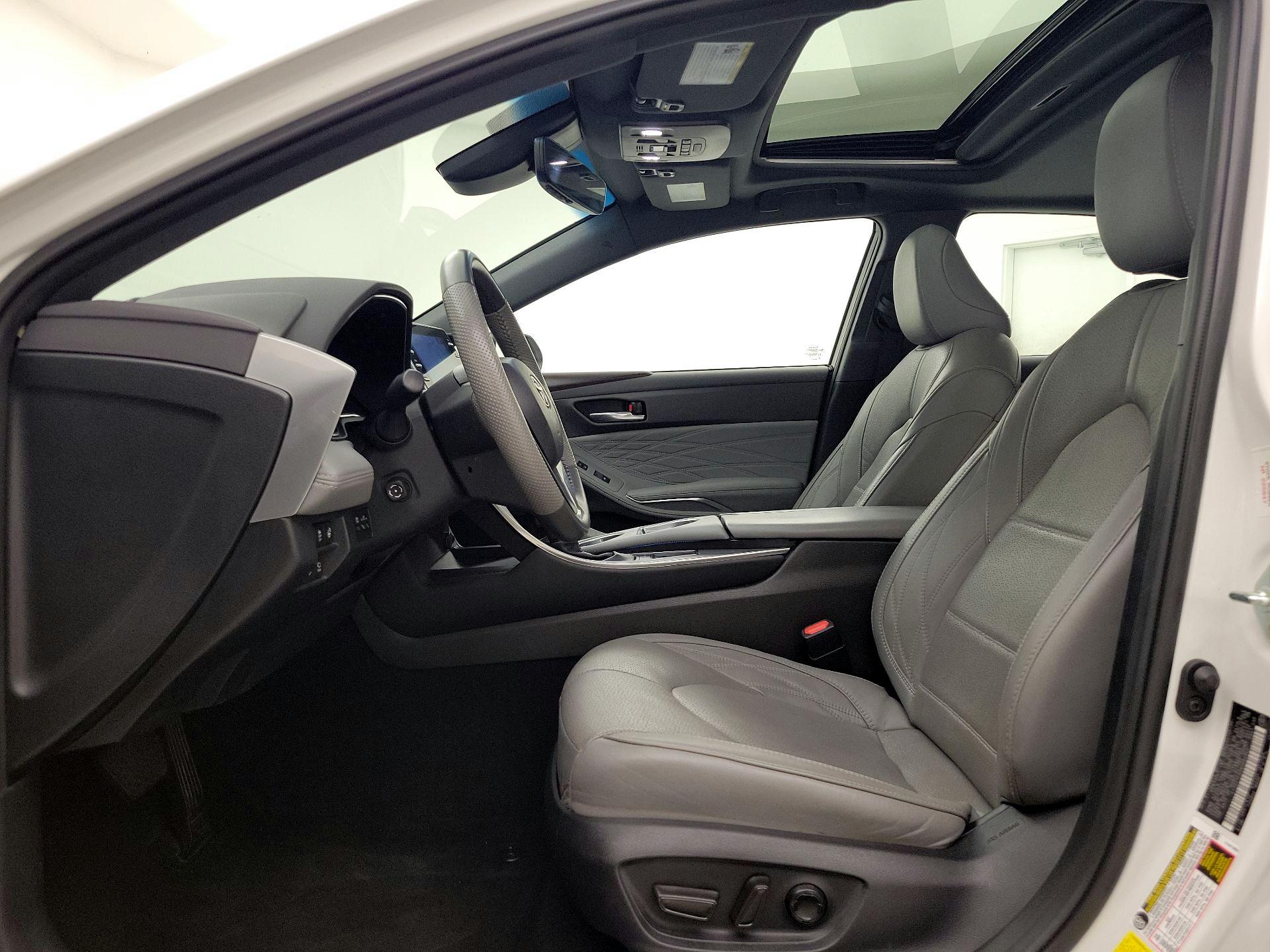 Thumbnail: 2022 Toyota Avalon - 11