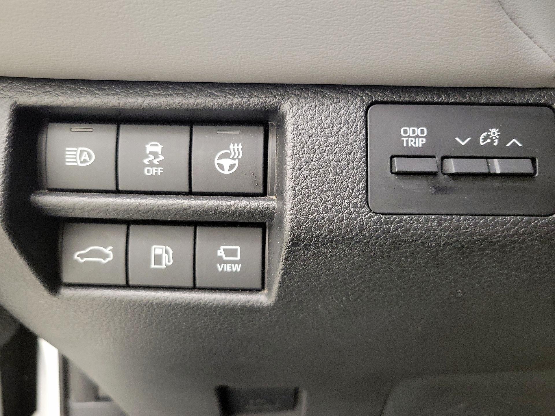 Thumbnail: 2022 Toyota Avalon - 13