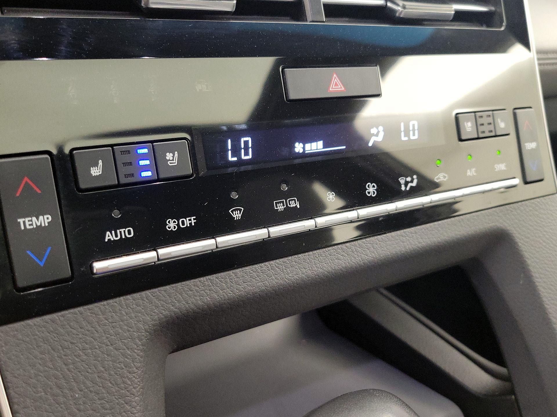 Thumbnail: 2022 Toyota Avalon - 17