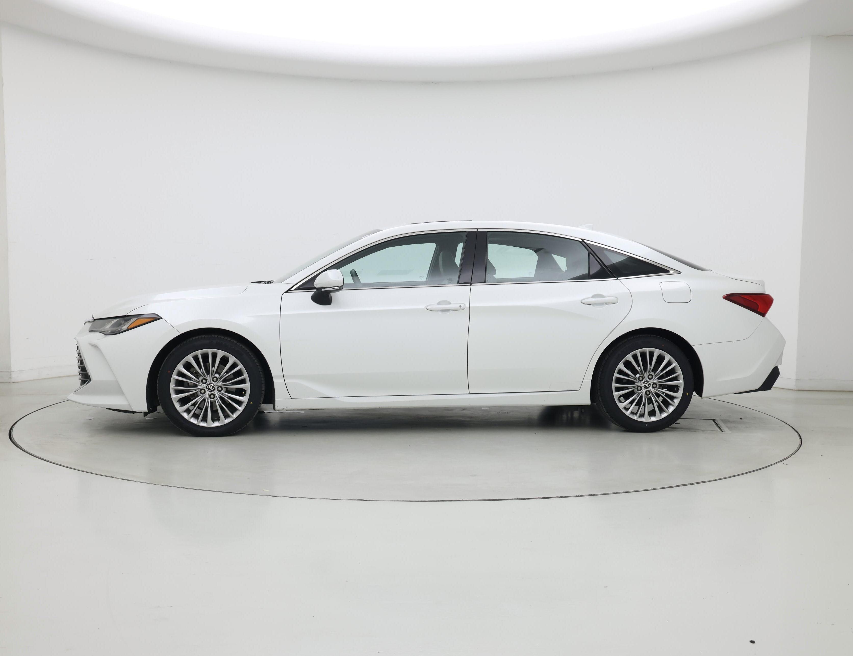 Thumbnail: 2022 Toyota Avalon - 3