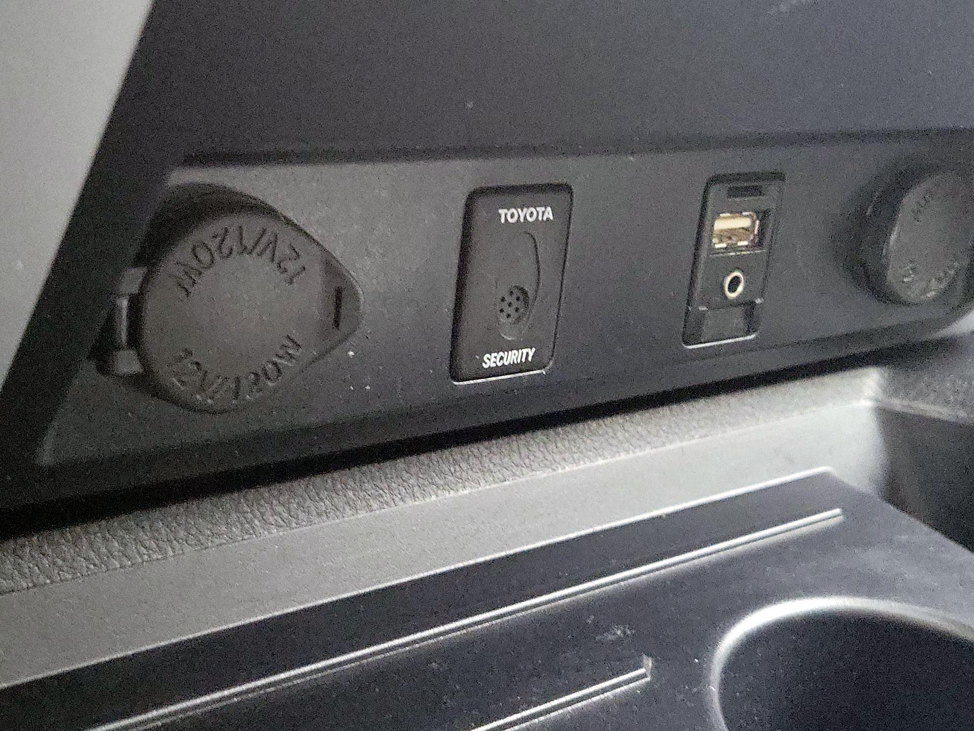 Thumbnail: 2018 Toyota Tundra - 19