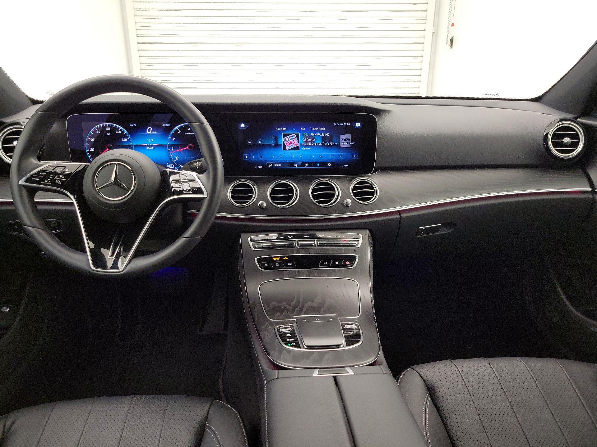 Thumbnail: 2022 Mercedes-Benz E-Class - 9