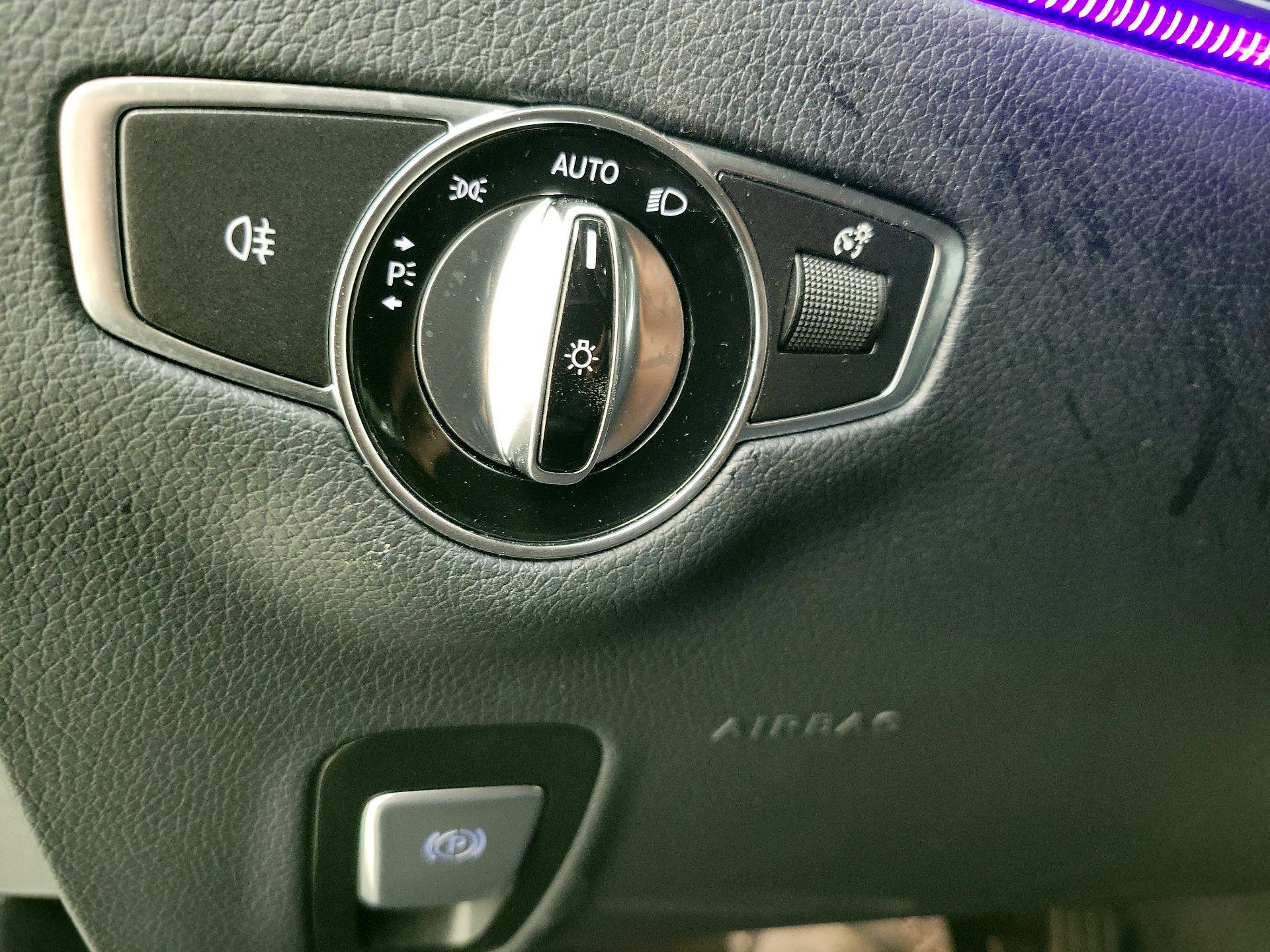 Thumbnail: 2022 Mercedes-Benz E-Class - 13