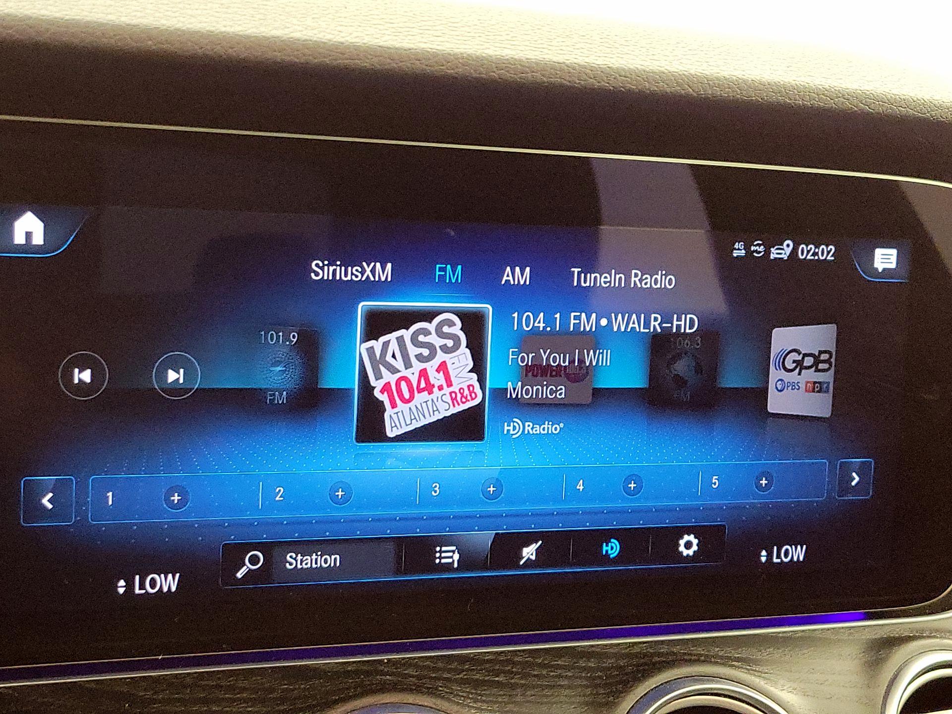 Thumbnail: 2022 Mercedes-Benz E-Class - 16