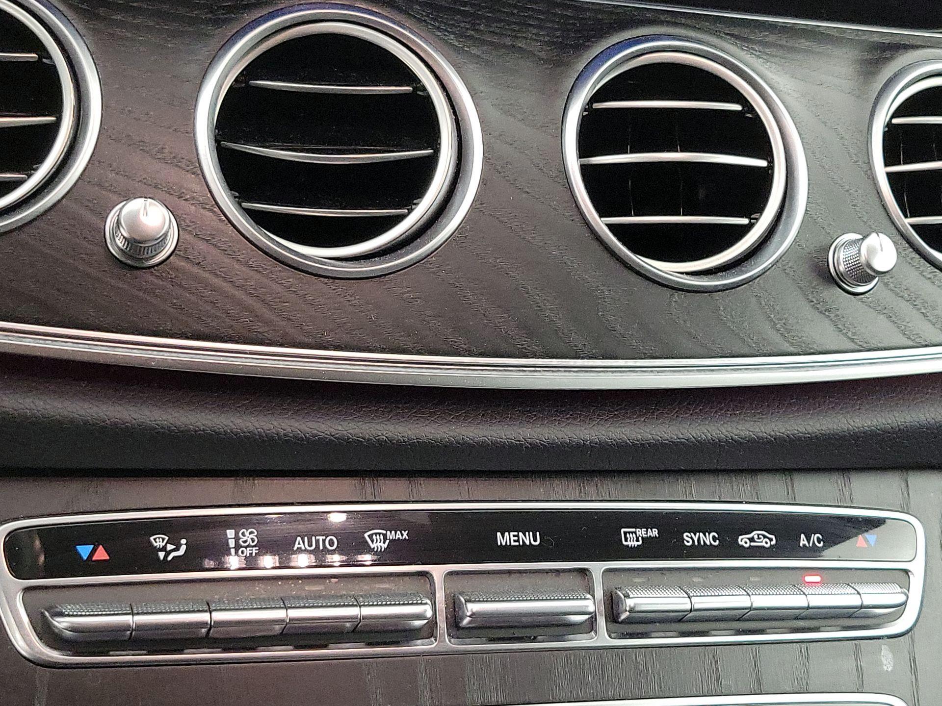 Thumbnail: 2022 Mercedes-Benz E-Class - 17