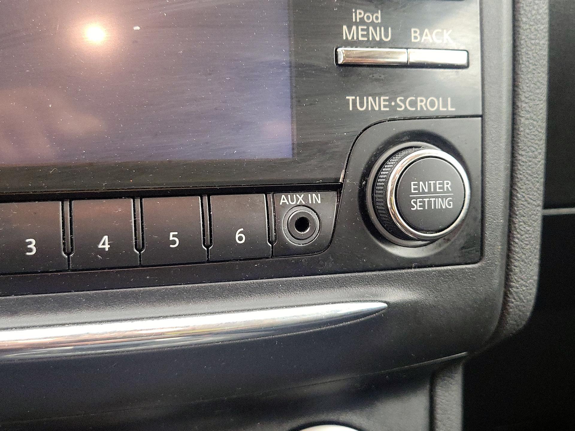 Thumbnail: 2015 Nissan Rogue - 18