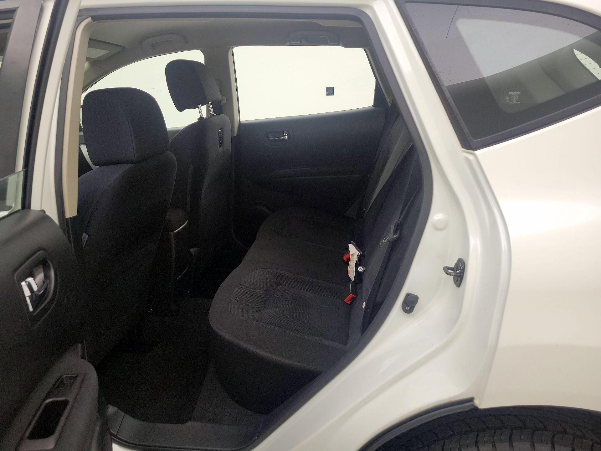 Thumbnail: 2015 Nissan Rogue - 19