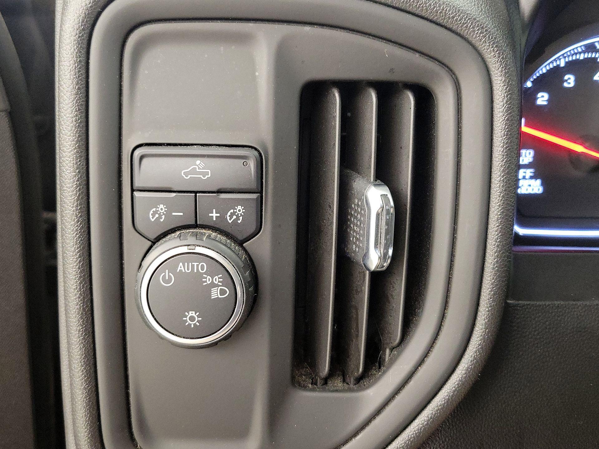 Thumbnail: 2021 Chevrolet Silverado 1500 - 13