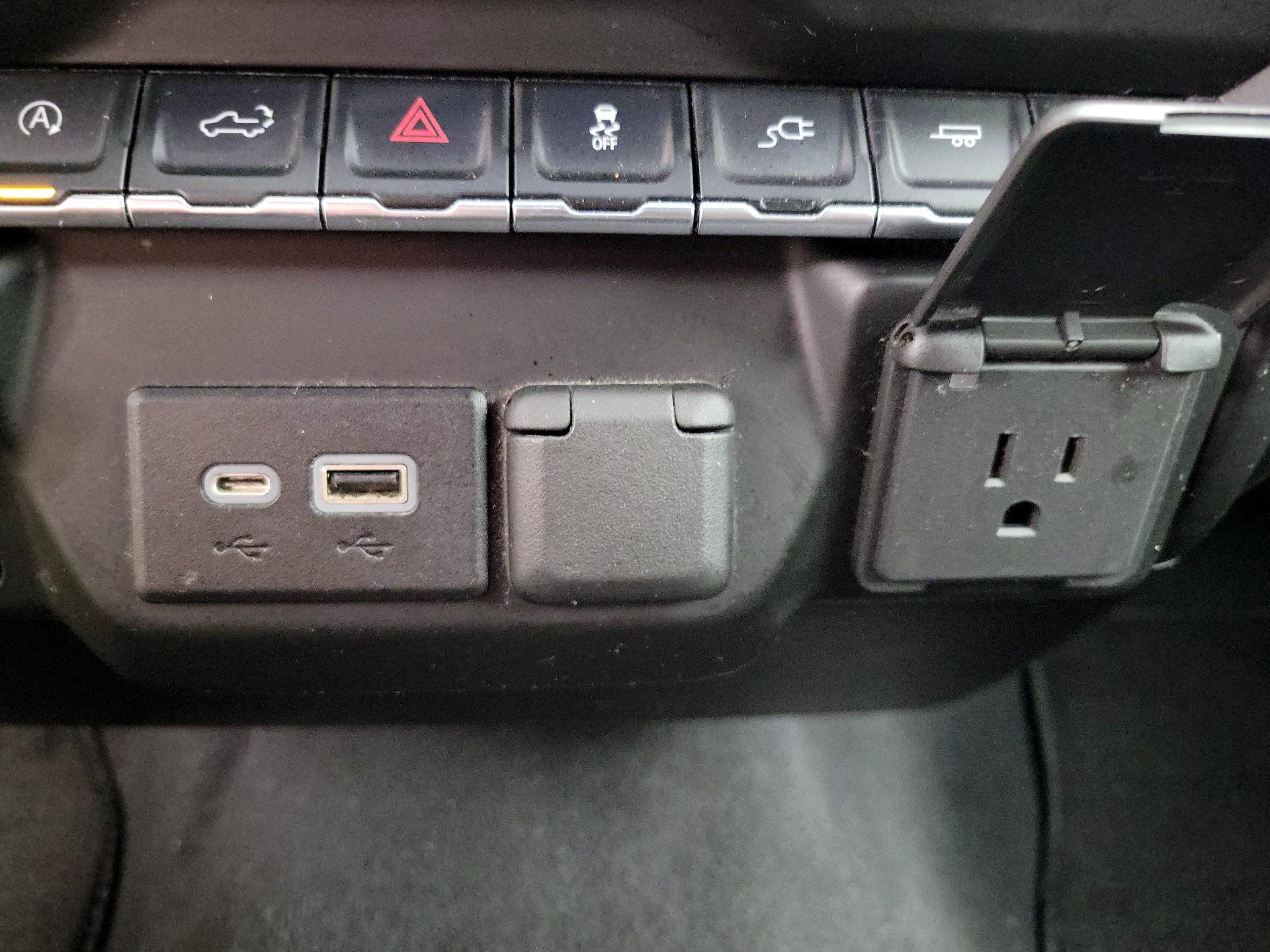 Thumbnail: 2021 Chevrolet Silverado 1500 - 18