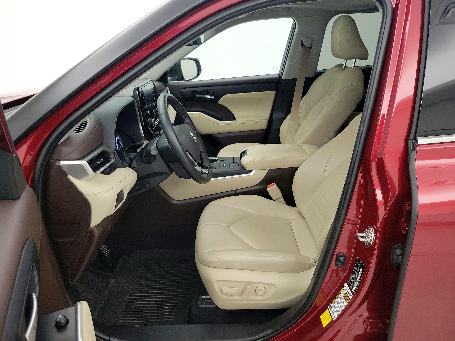 Thumbnail: 2021 Toyota Highlander - 11