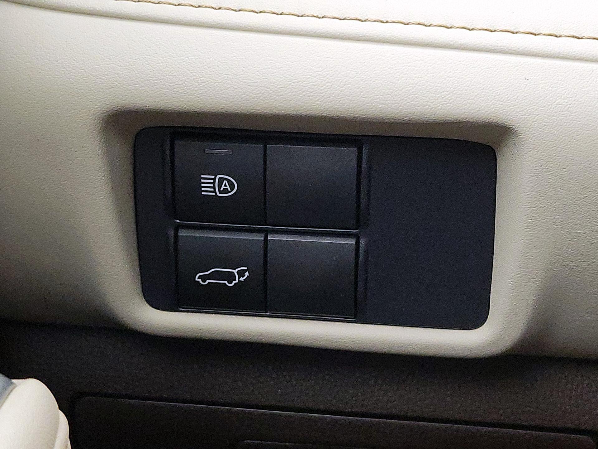 Thumbnail: 2021 Toyota Highlander - 13