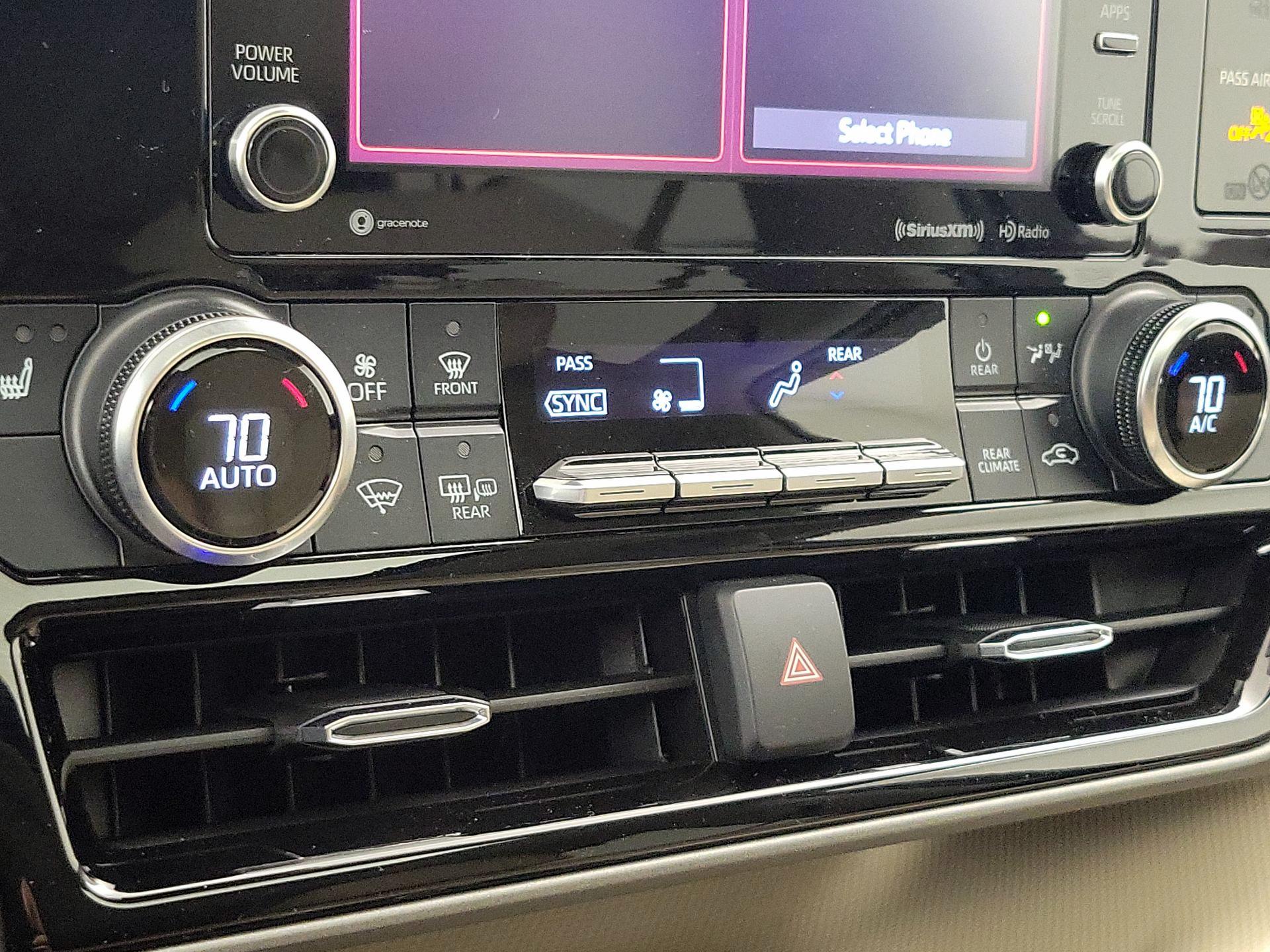 Thumbnail: 2021 Toyota Highlander - 16