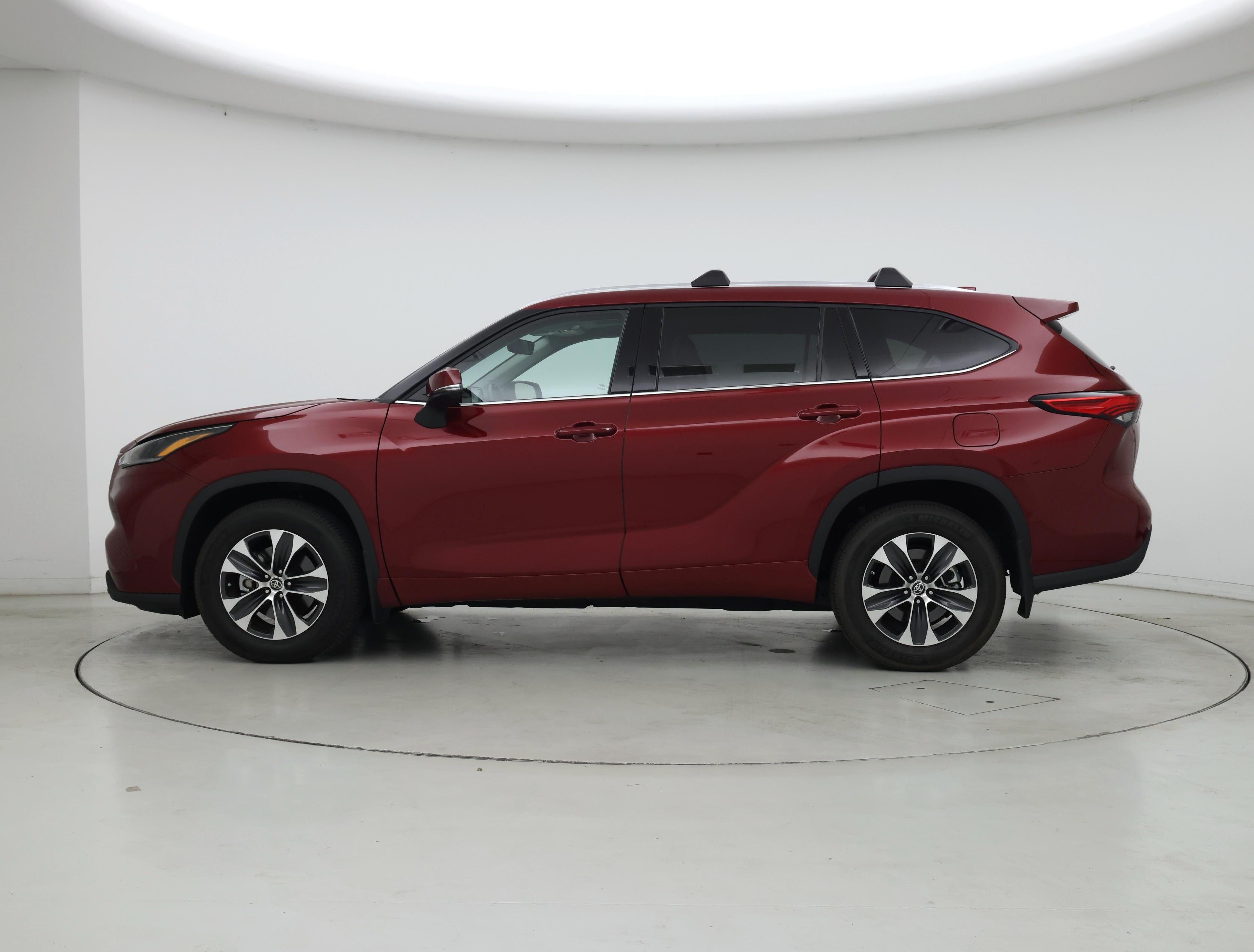 Thumbnail: 2021 Toyota Highlander - 3