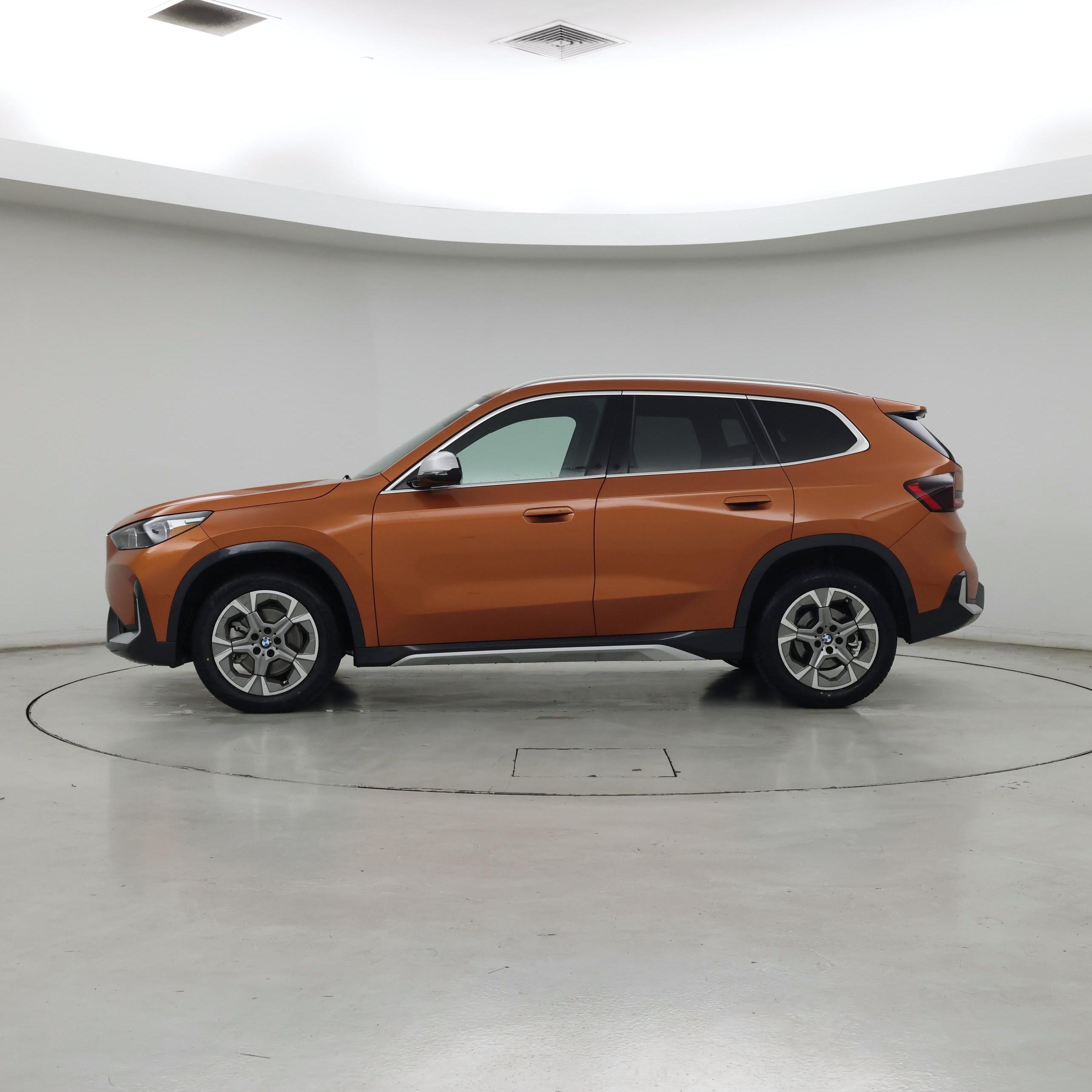 Thumbnail: 2023 BMW X1 - 3