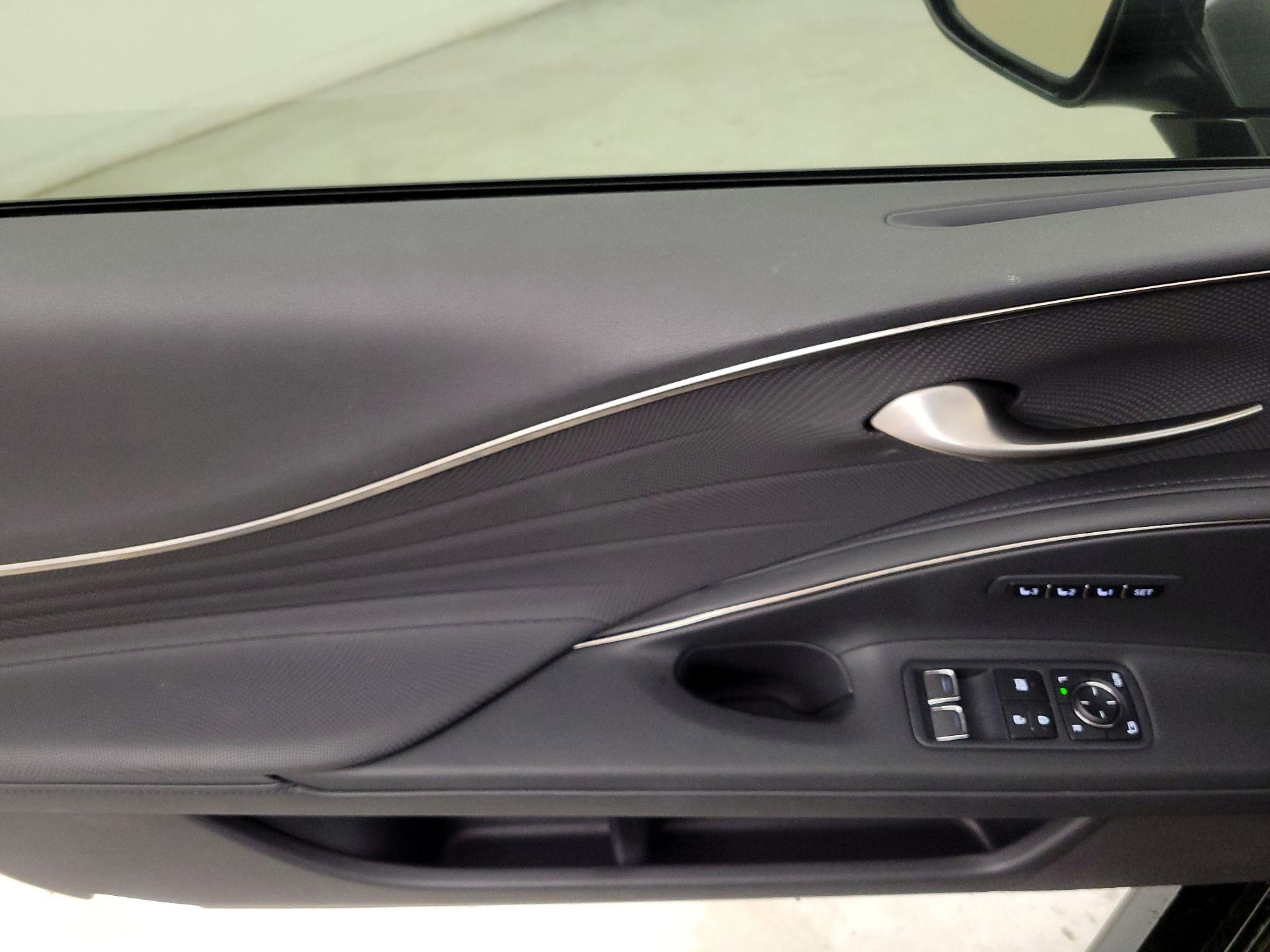 Thumbnail: 2021 Lexus LC - 12