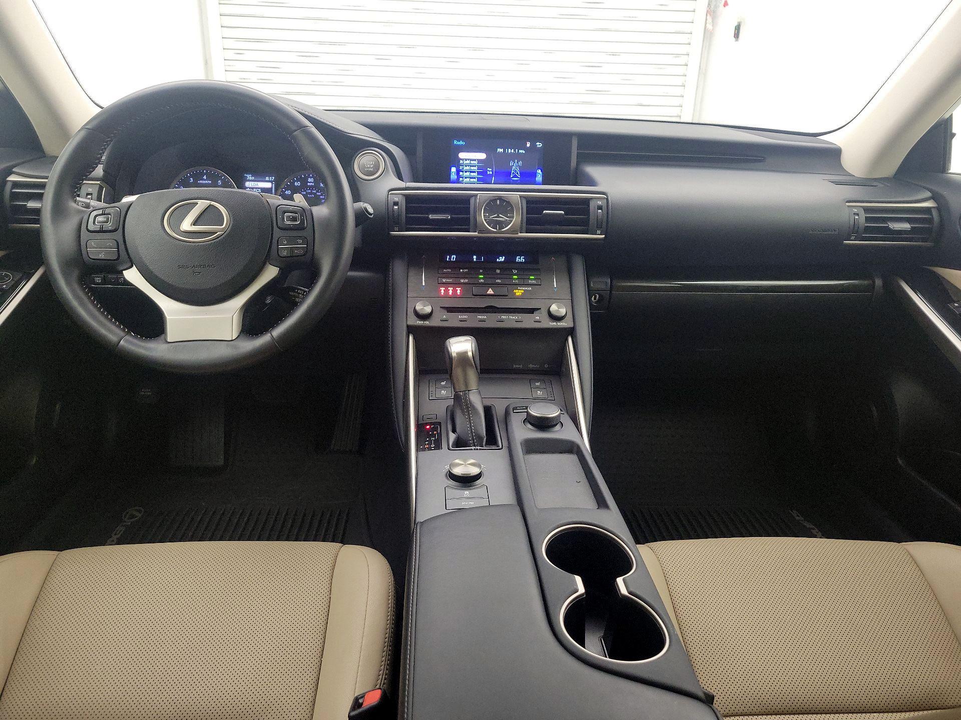 Thumbnail: 2019 Lexus IS - 9