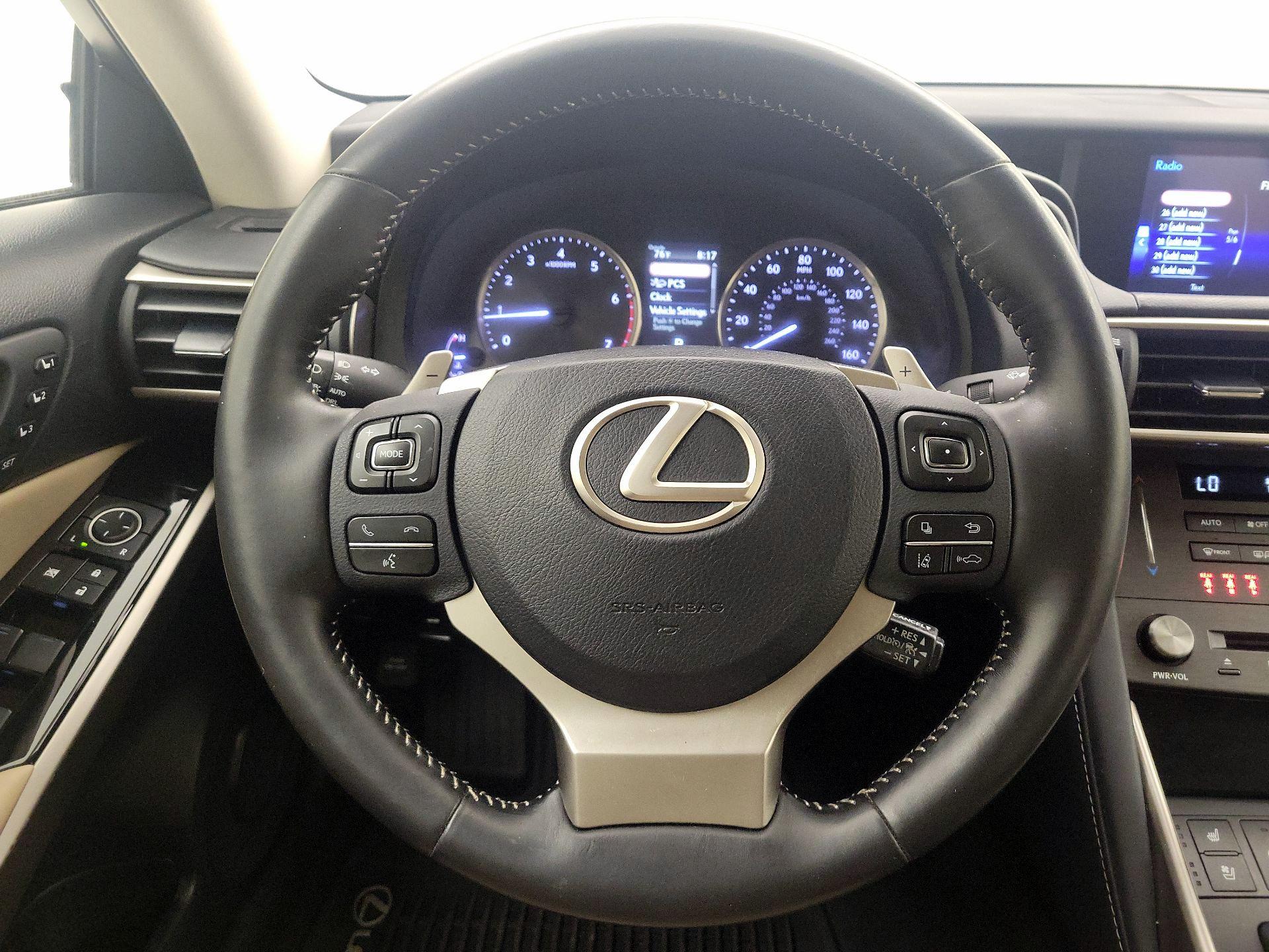 Thumbnail: 2019 Lexus IS - 10