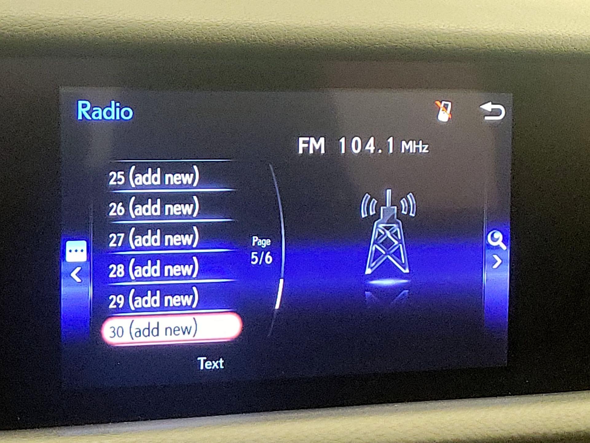 Thumbnail: 2019 Lexus IS - 15