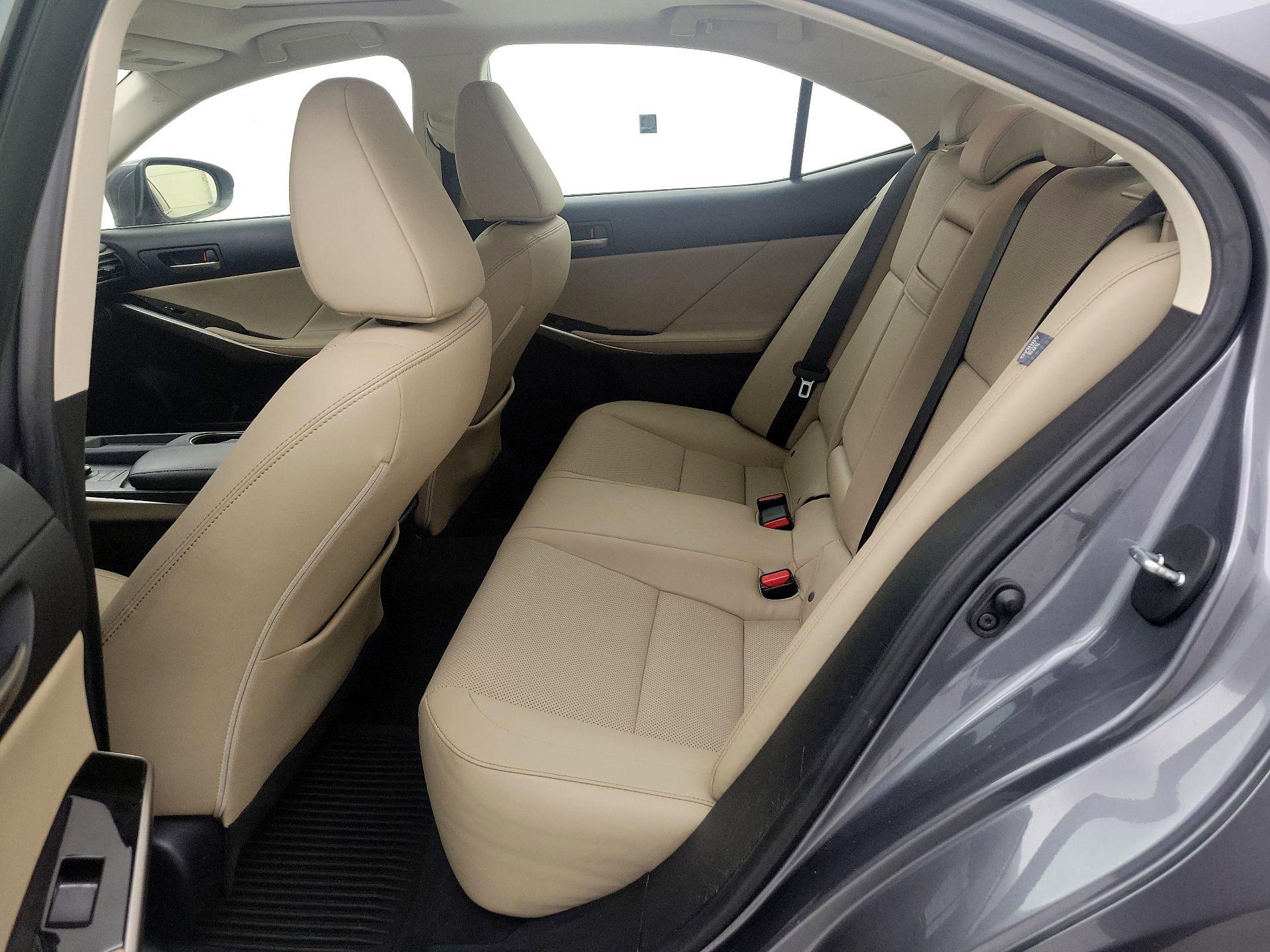 Thumbnail: 2019 Lexus IS - 20