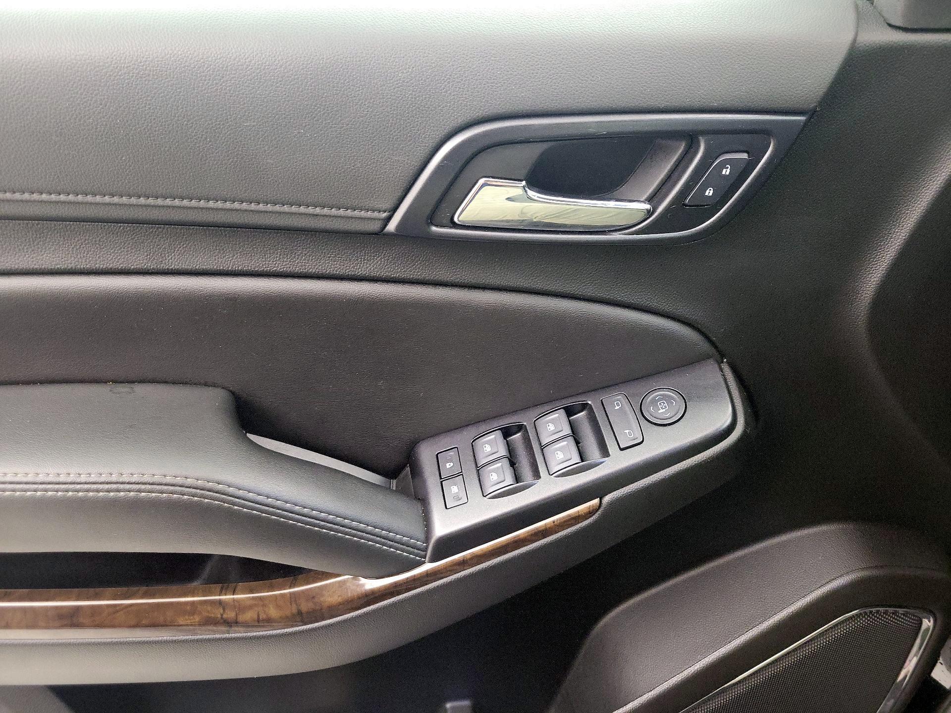 Thumbnail: 2019 Chevrolet Tahoe - 12