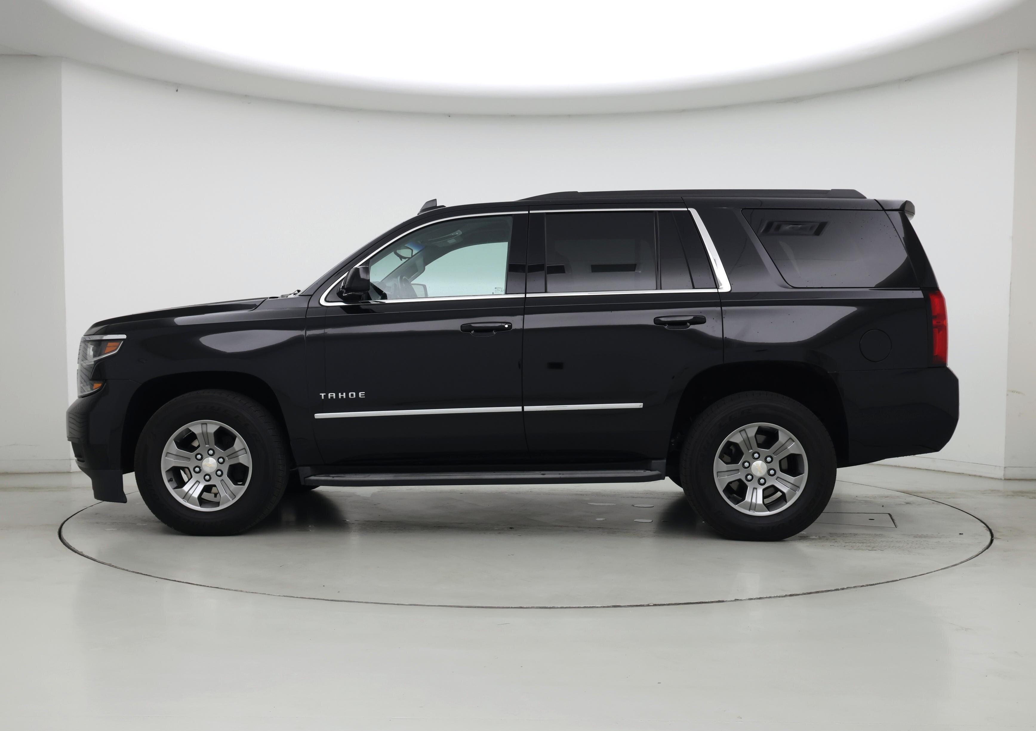 Thumbnail: 2019 Chevrolet Tahoe - 3