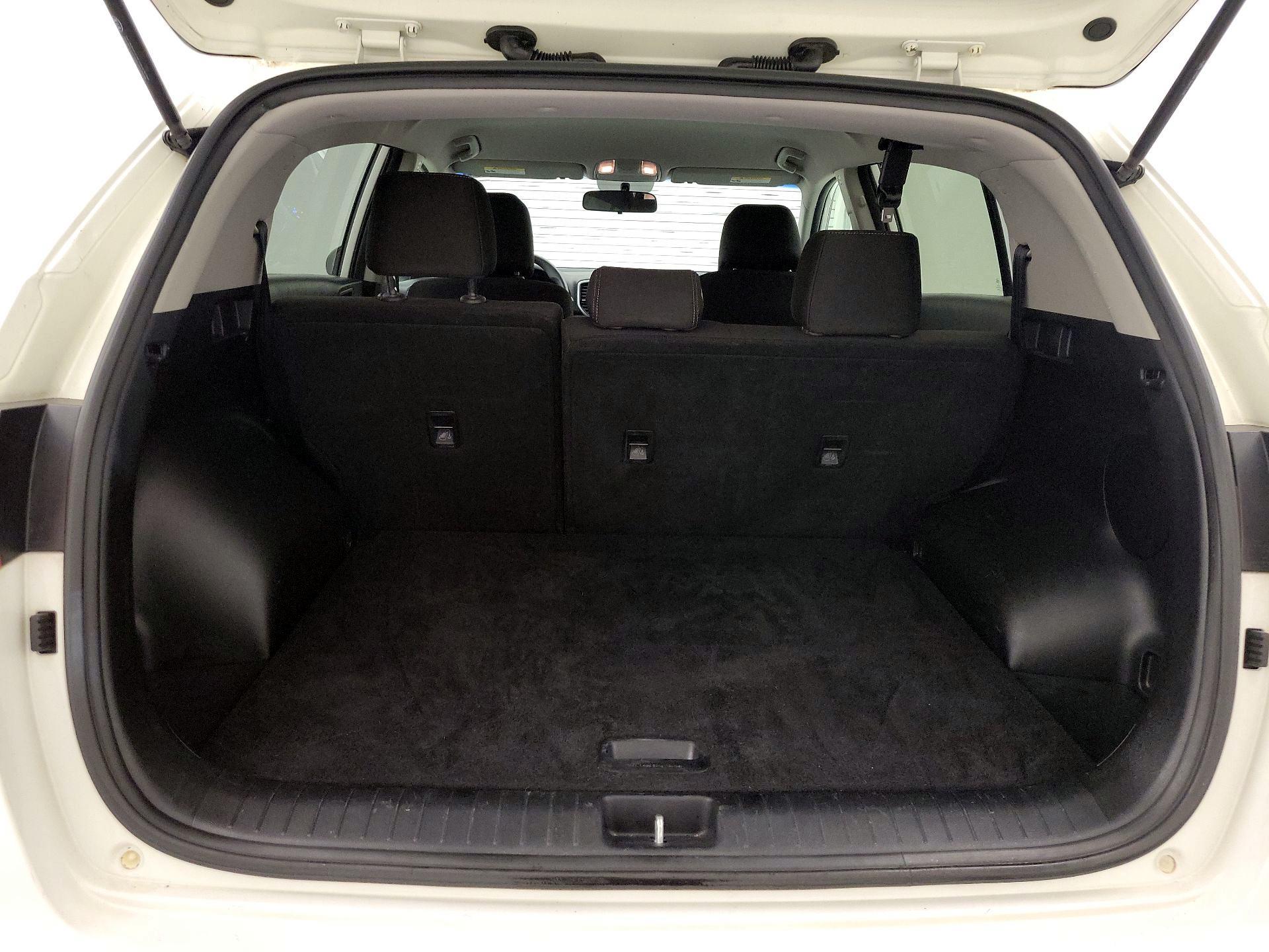 Thumbnail: 2017 Kia Sportage - 20