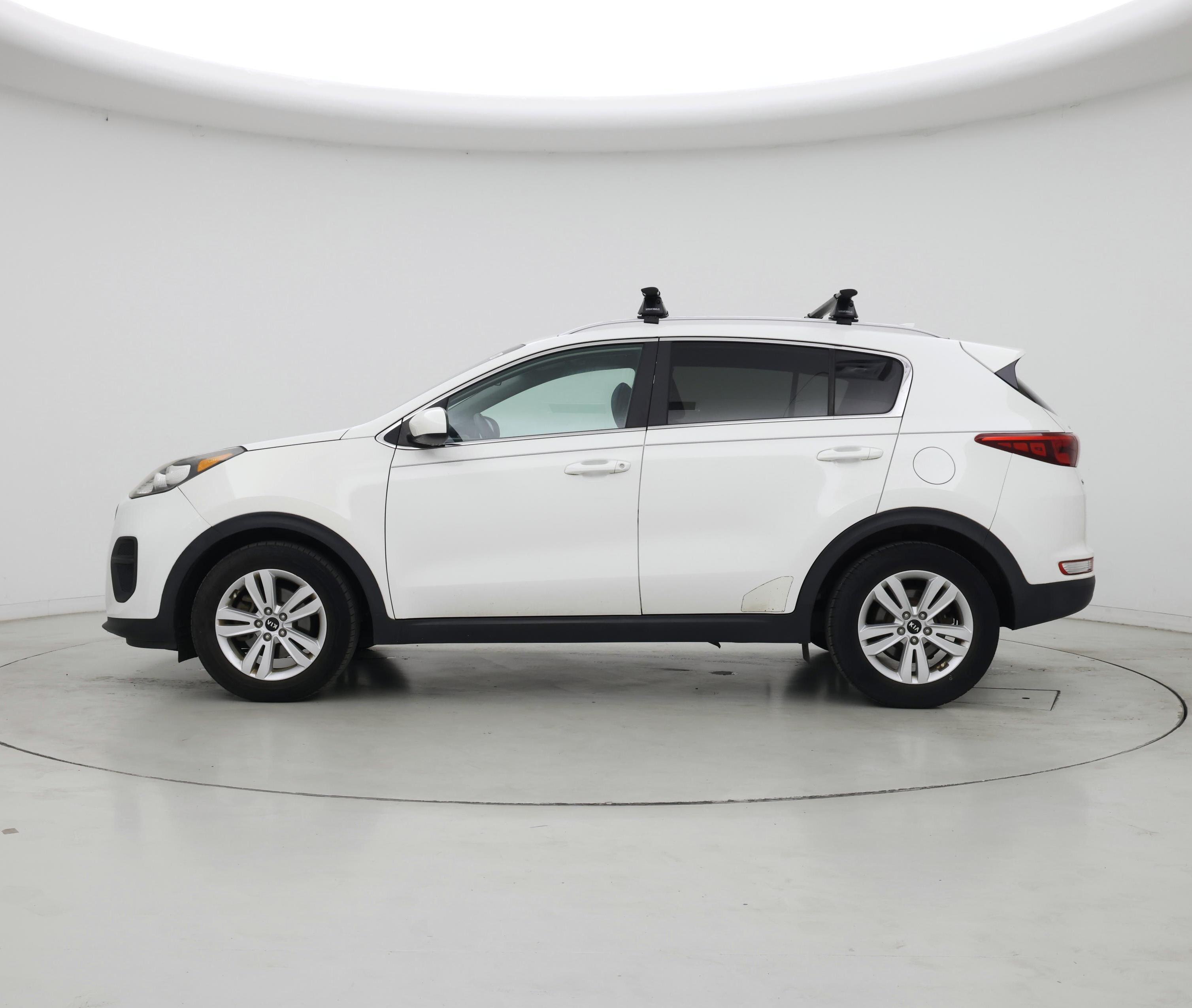 Thumbnail: 2017 Kia Sportage - 3