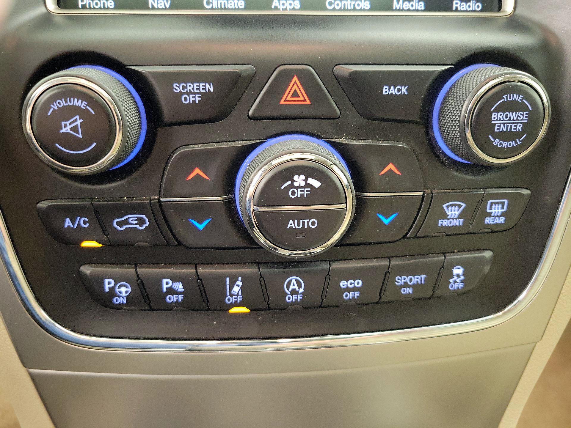 Thumbnail: 2017 Jeep Grand Cherokee - 17