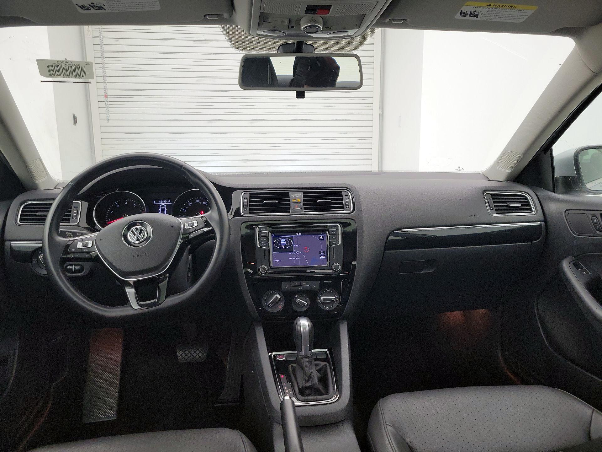 Thumbnail: 2016 Volkswagen Jetta - 9