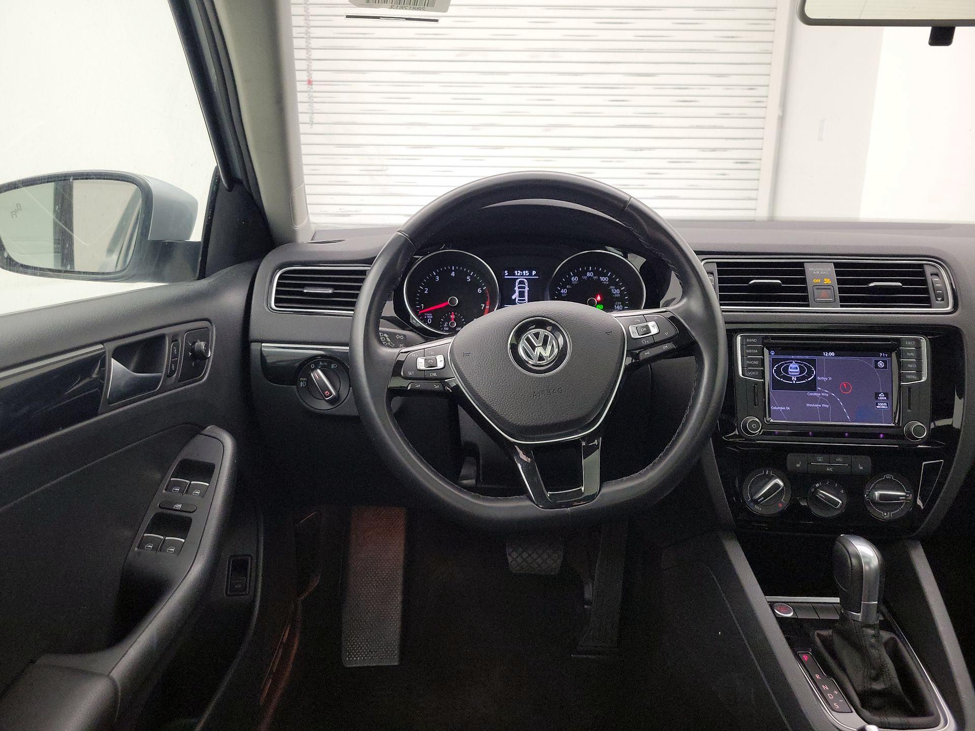 Thumbnail: 2016 Volkswagen Jetta - 10
