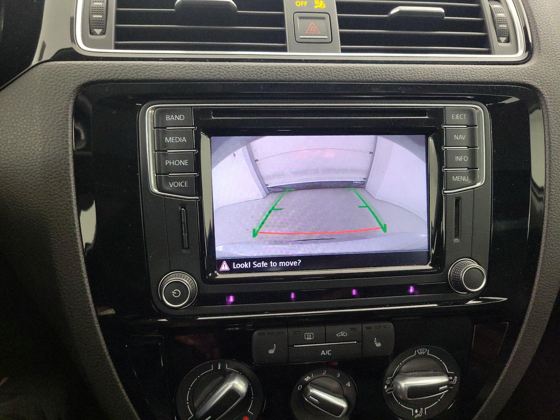 Thumbnail: 2016 Volkswagen Jetta - 15