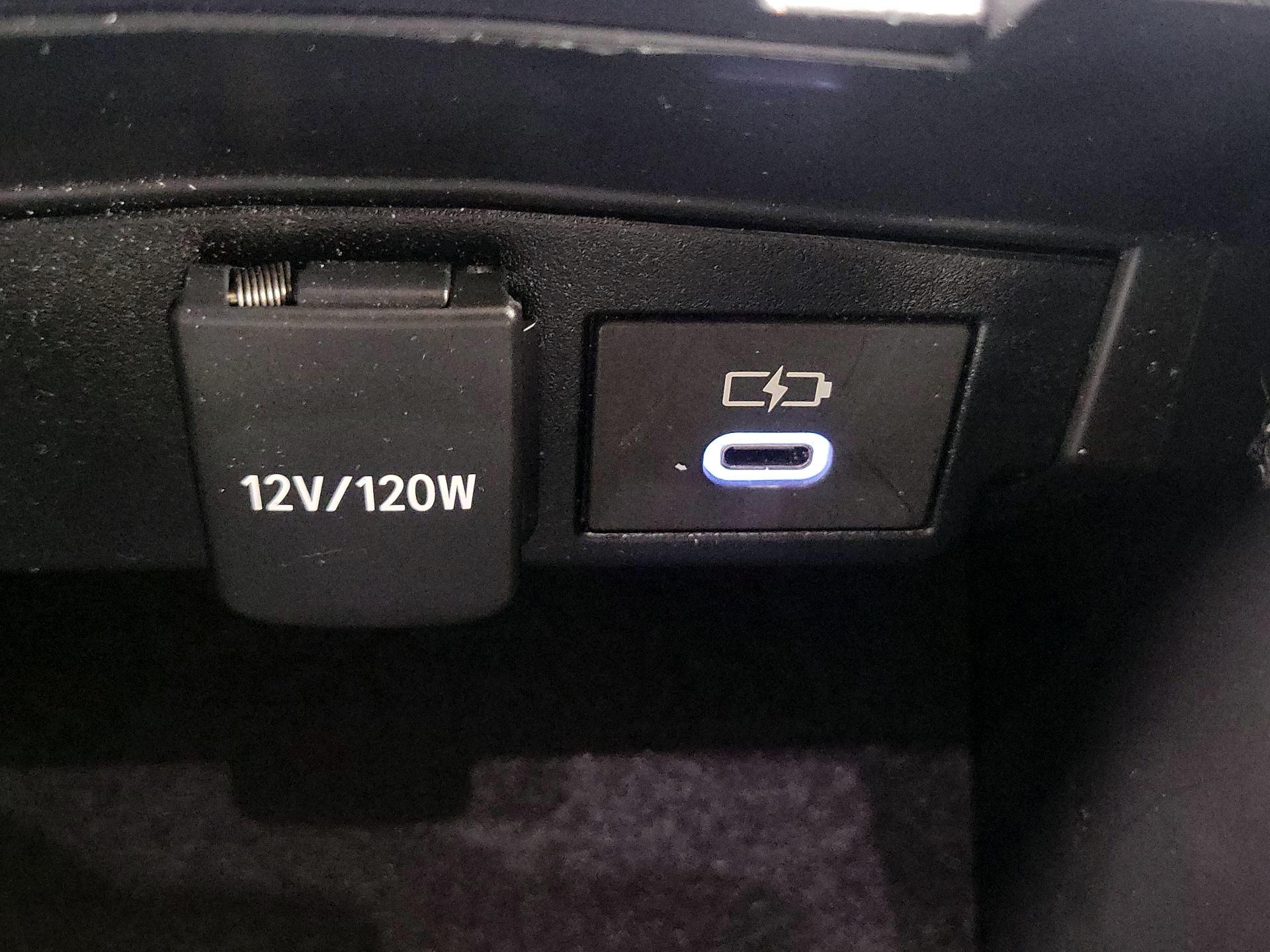 Thumbnail: 2025 Toyota Corolla - 18