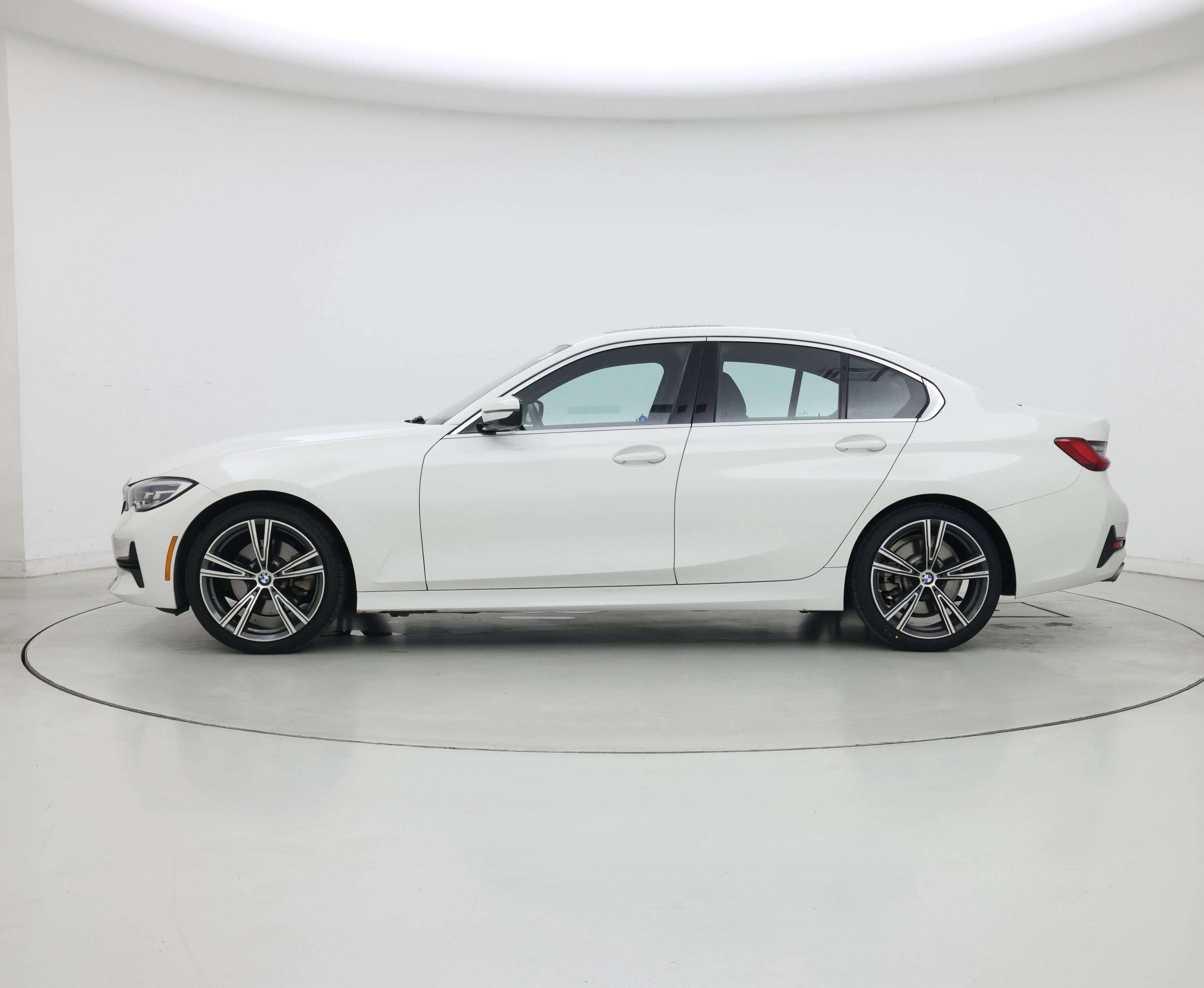 Thumbnail: 2021 BMW 3 Series - 3