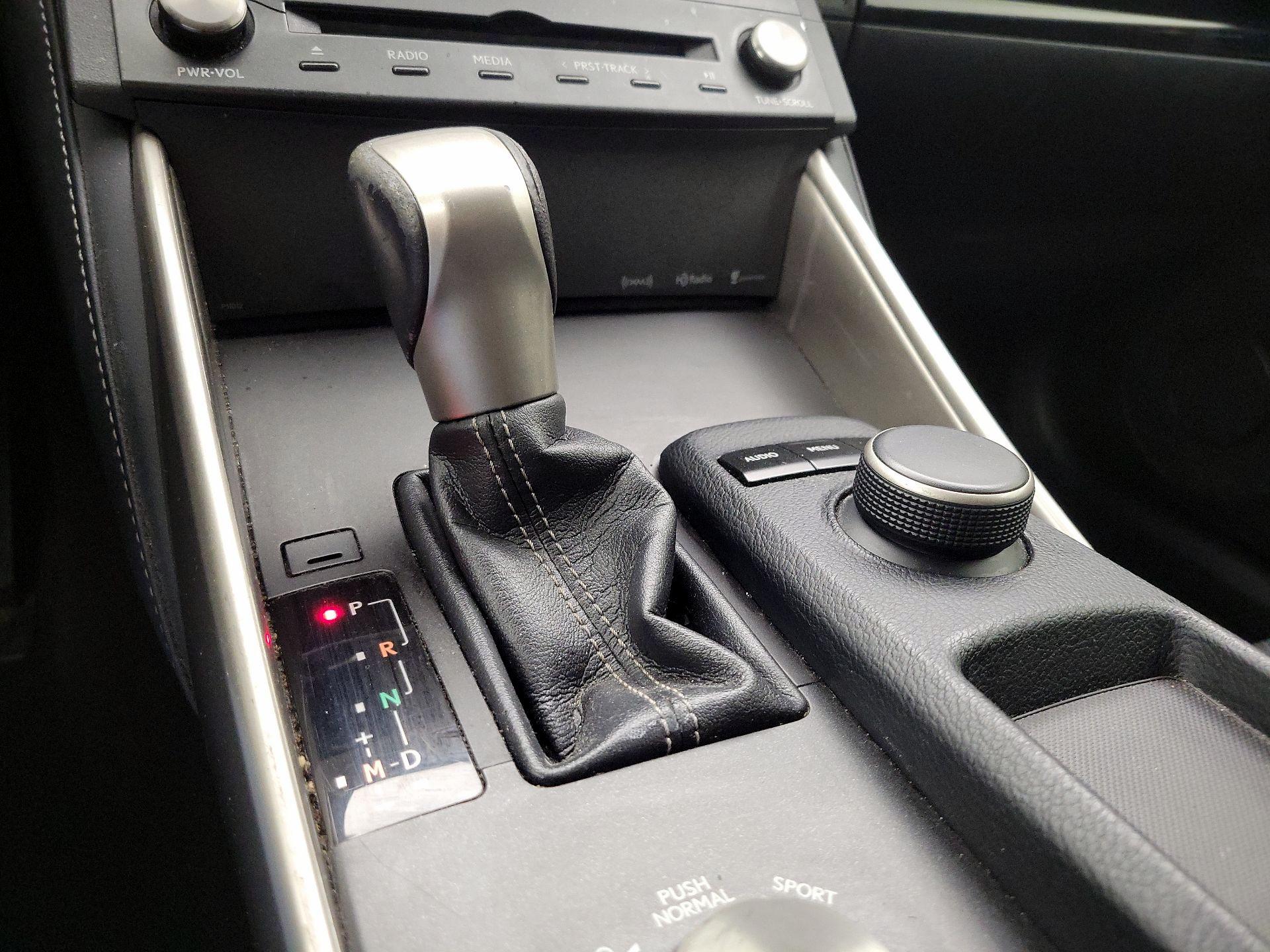 Thumbnail: 2016 Lexus IS - 15