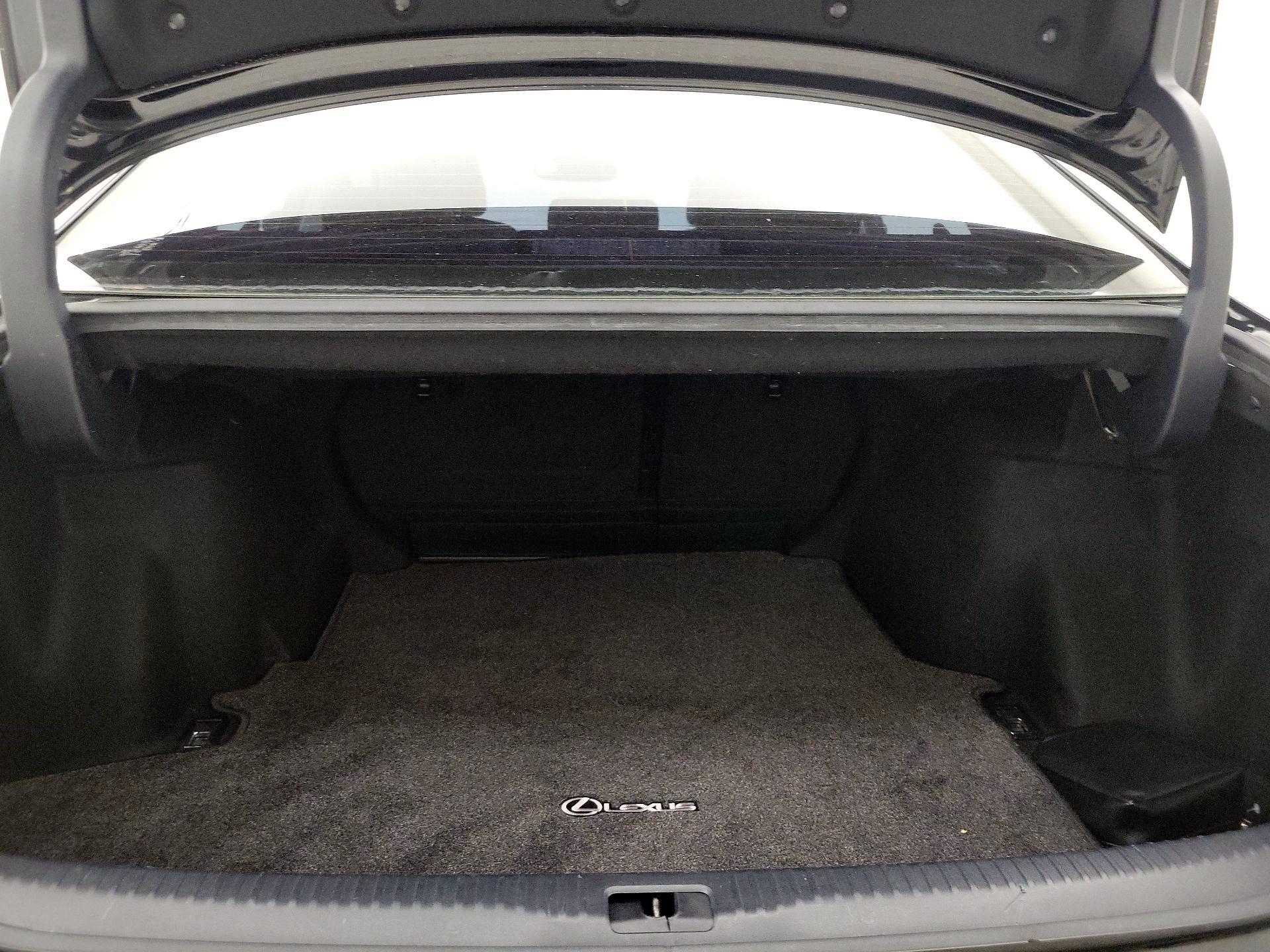 Thumbnail: 2016 Lexus IS - 19