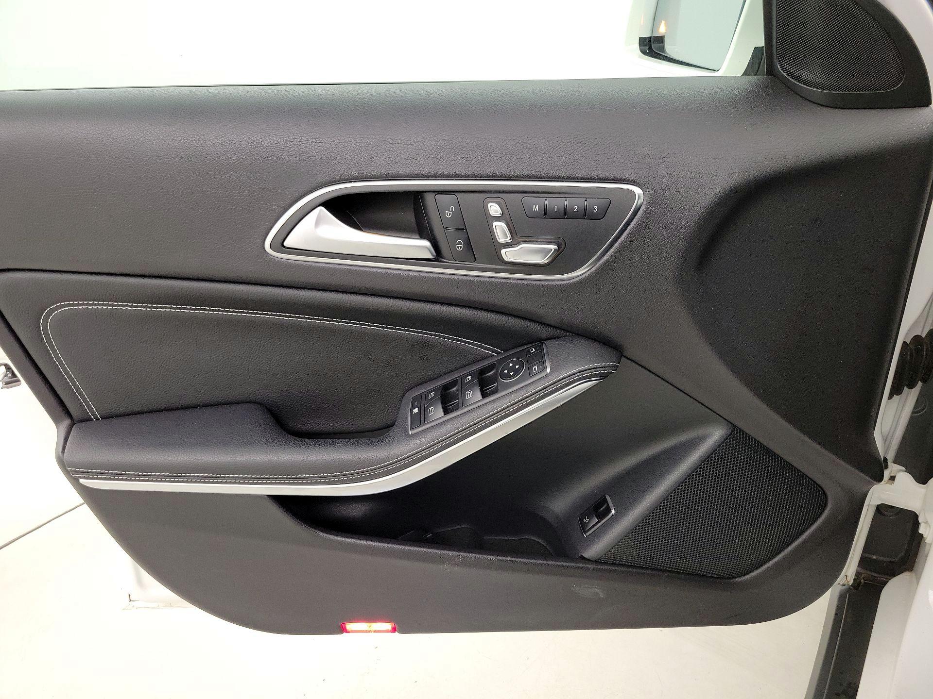 Thumbnail: 2020 Mercedes-Benz GLA - 12