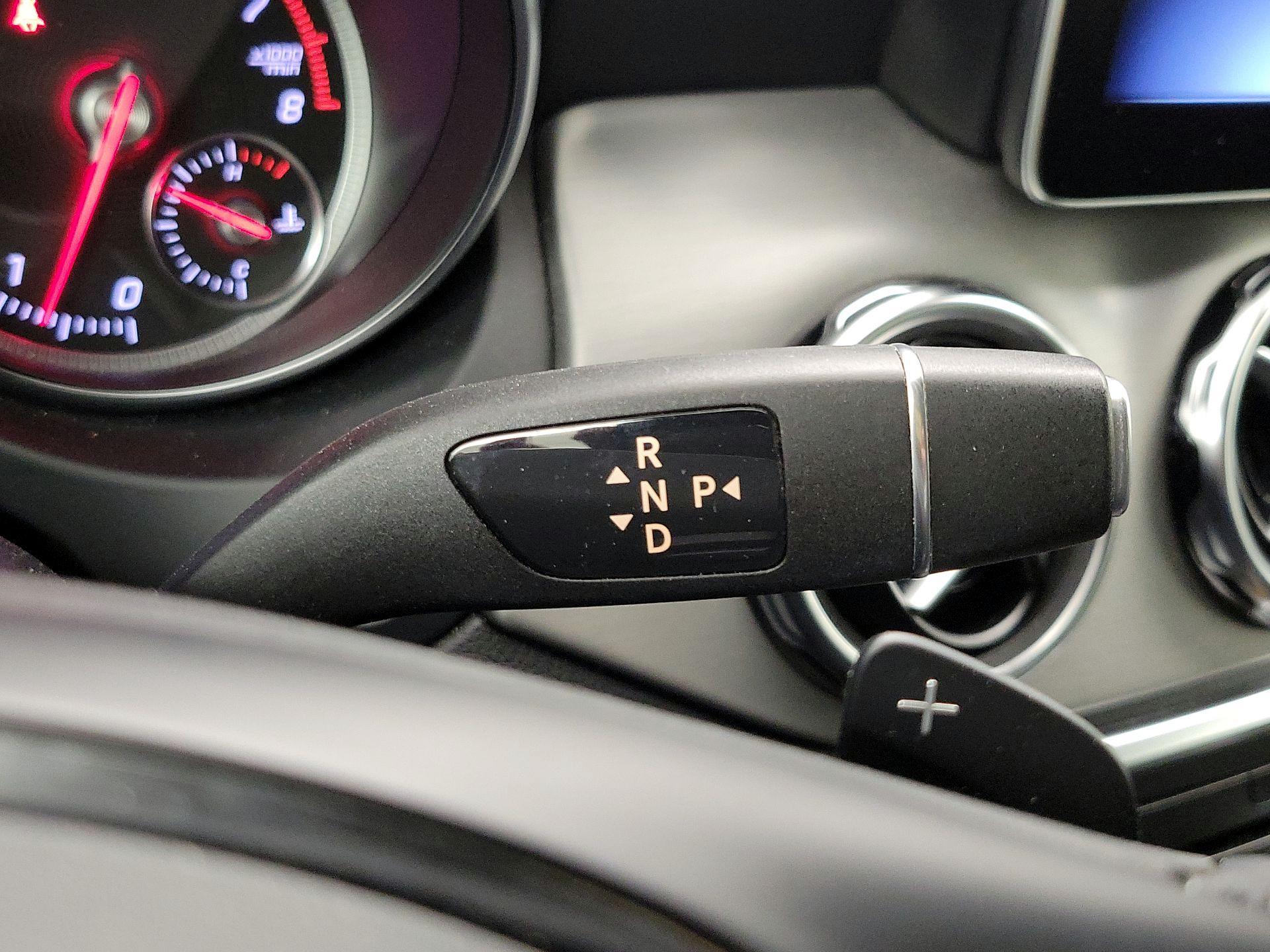 Thumbnail: 2020 Mercedes-Benz GLA - 17