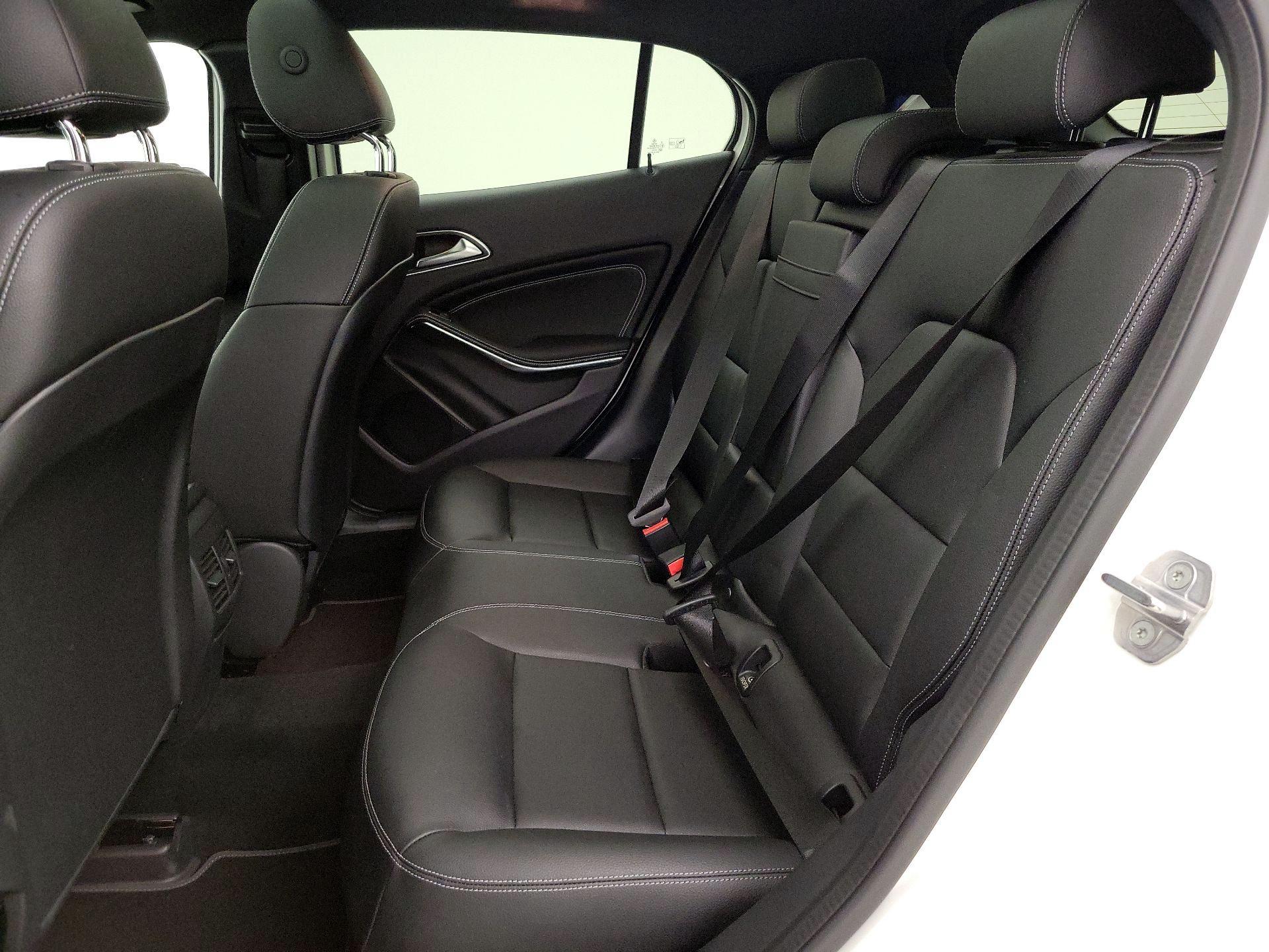 Thumbnail: 2020 Mercedes-Benz GLA - 20