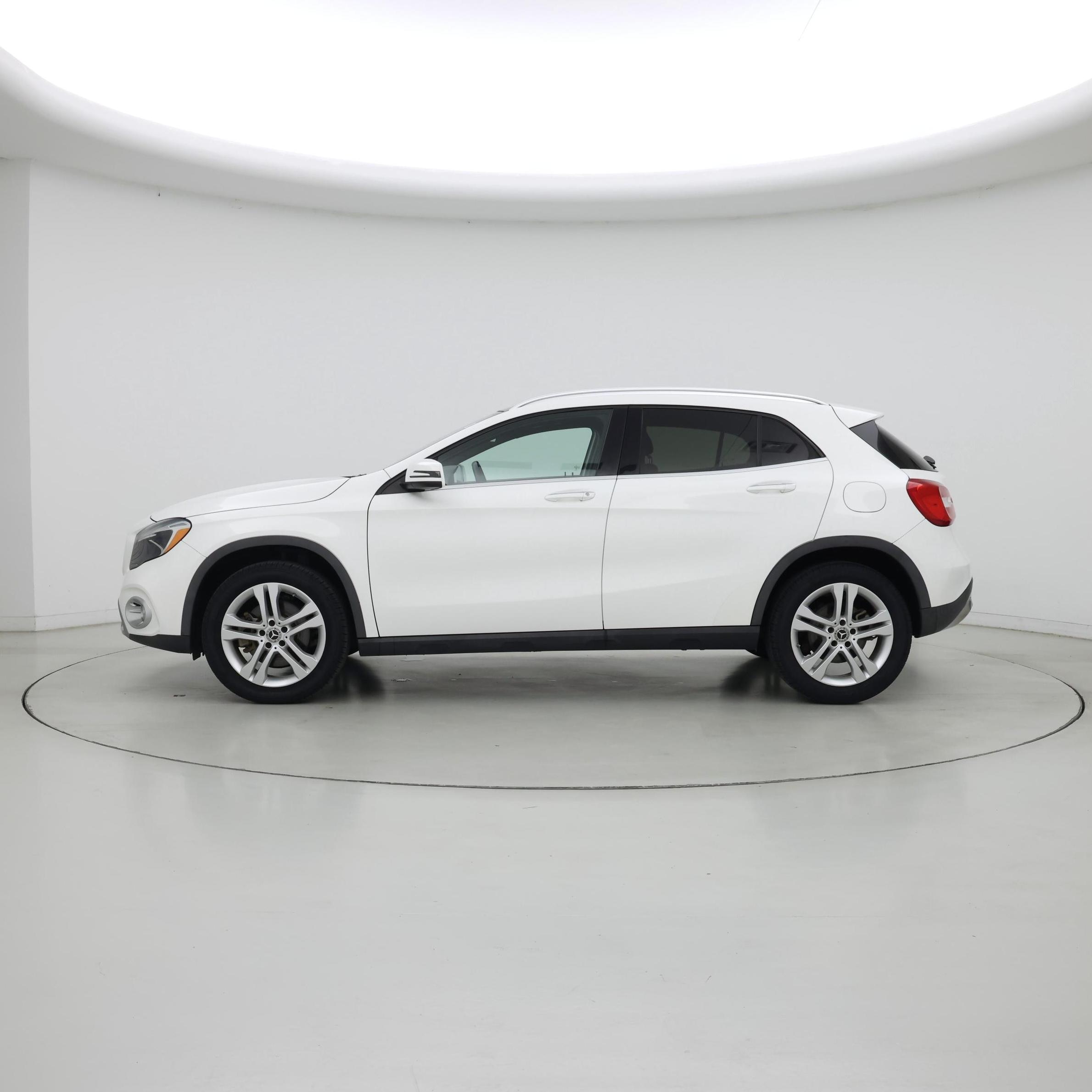 Thumbnail: 2020 Mercedes-Benz GLA - 3