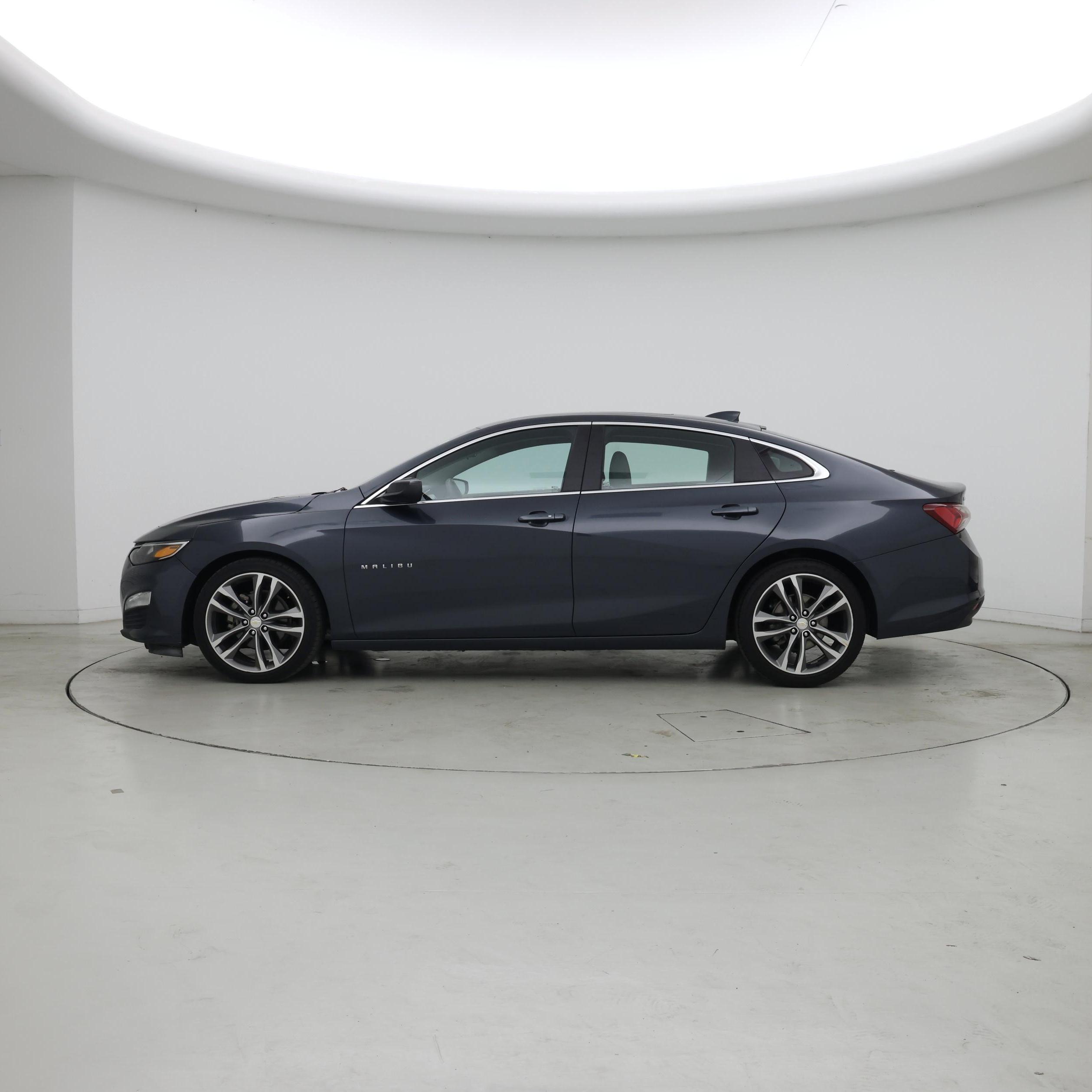 Thumbnail: 2021 Chevrolet Malibu - 3