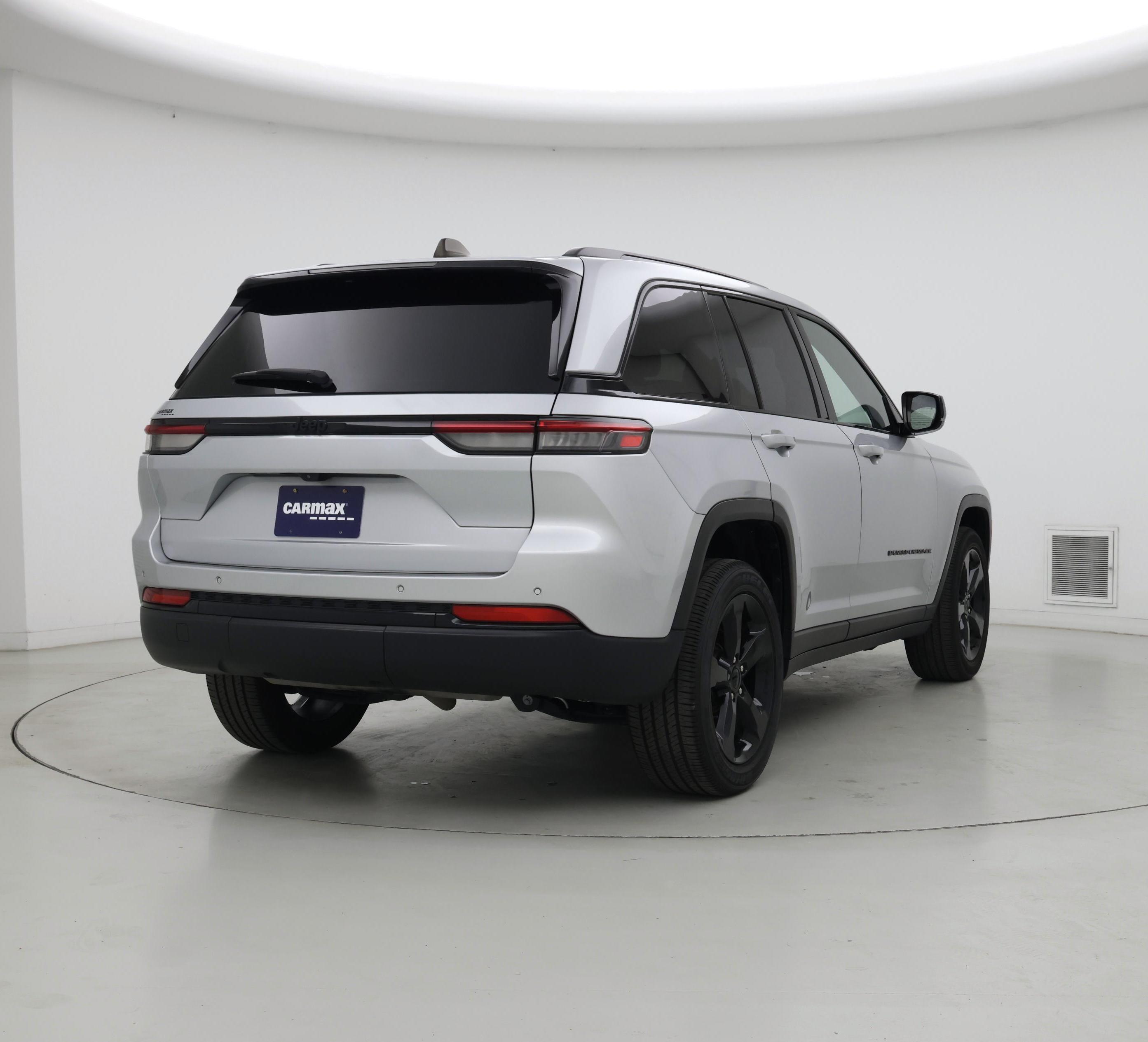 Thumbnail: 2023 Jeep Grand Cherokee - 8