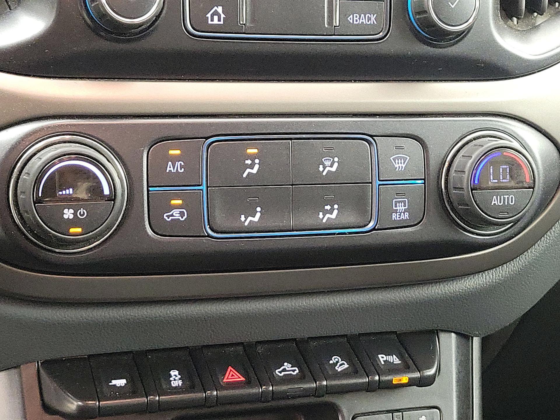 Thumbnail: 2021 Chevrolet Colorado - 17