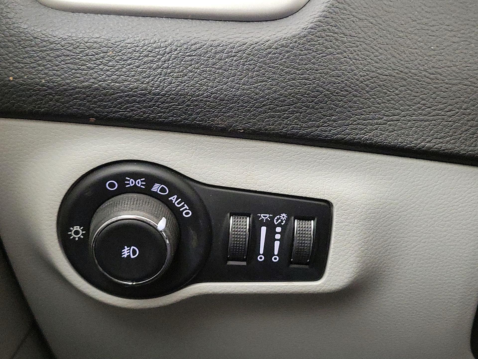 Thumbnail: 2019 Jeep Compass - 13