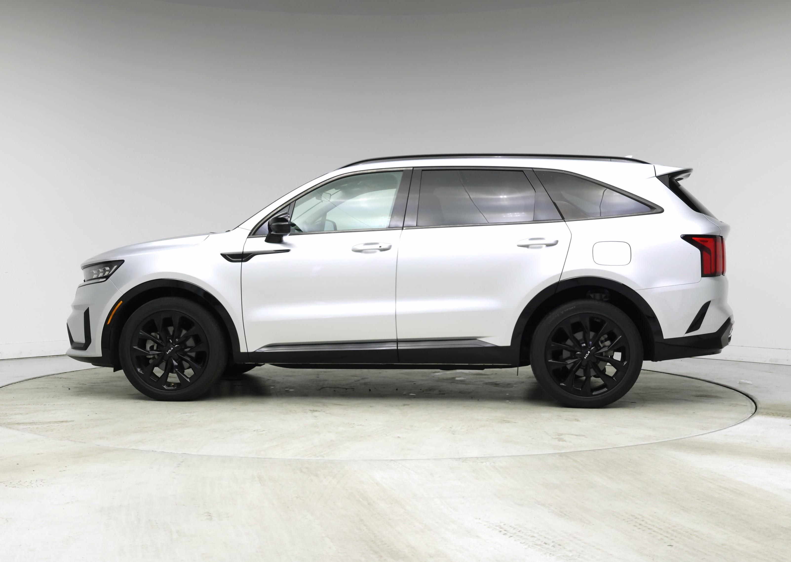 Thumbnail: 2022 Kia Sorento - 3