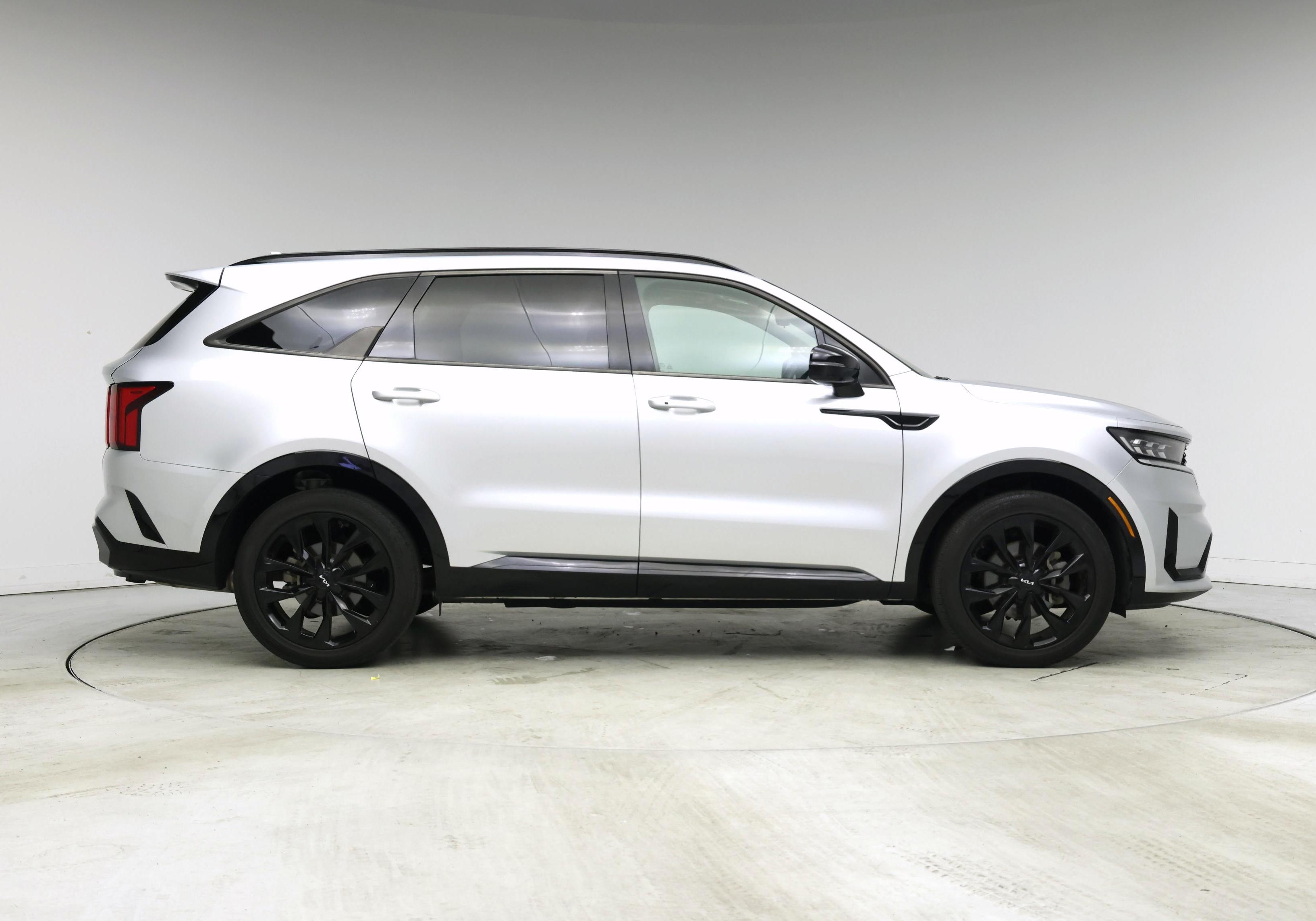 Thumbnail: 2022 Kia Sorento - 7
